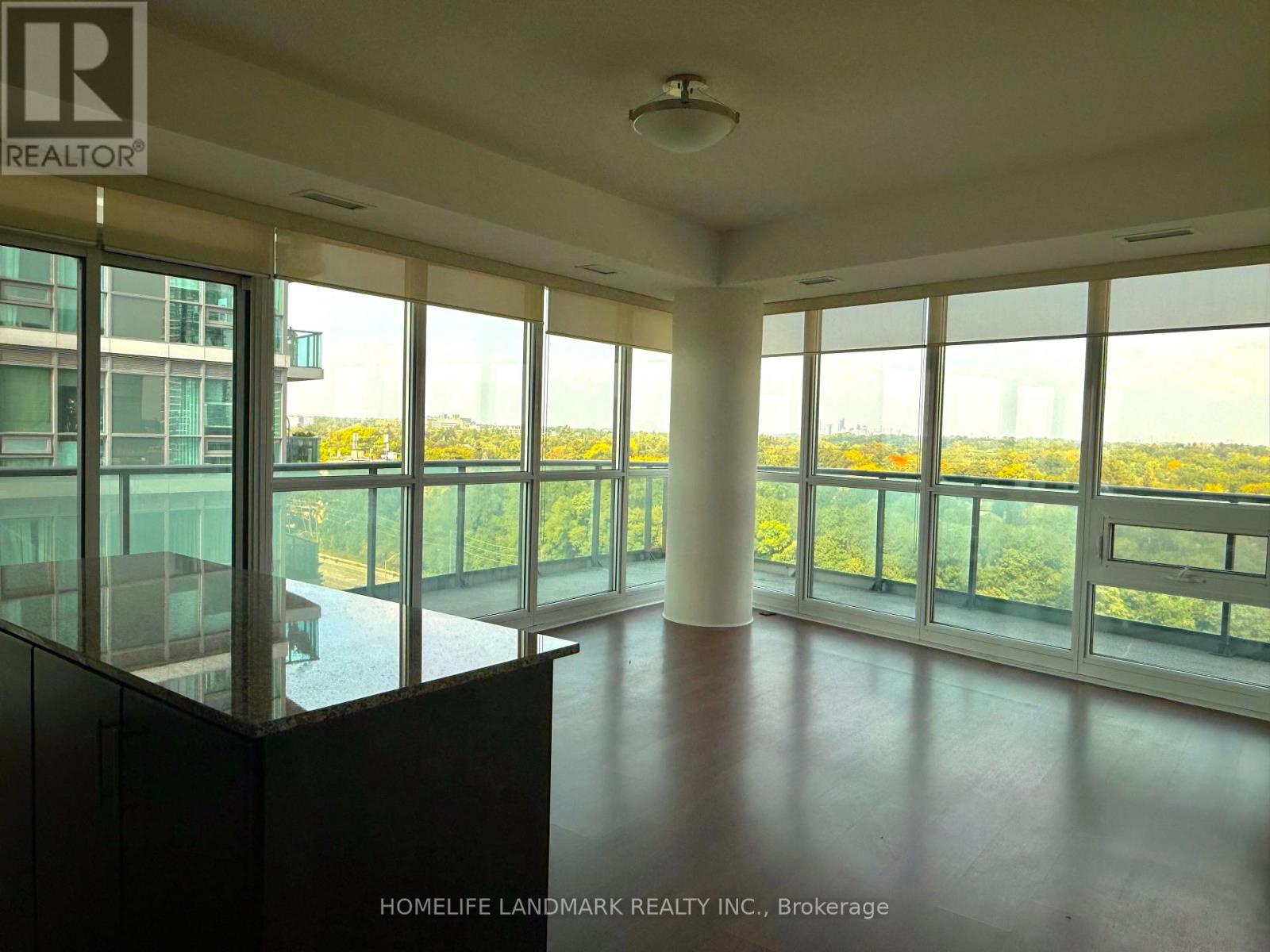 901 - 35 Brian Peck Crescent, Toronto (thorncliffe Park), Ontario