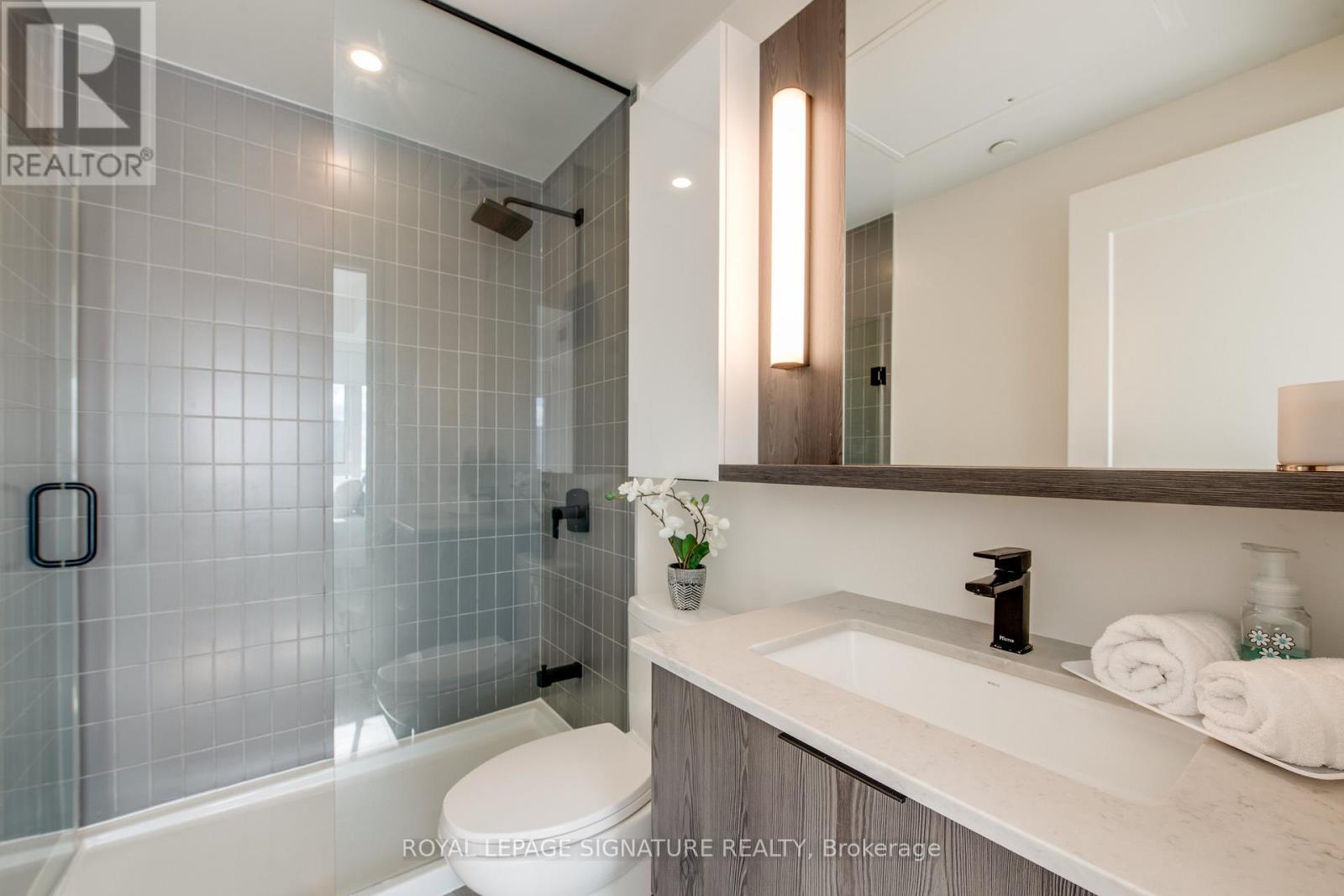 1804 - 5 Defries Street, Toronto (regent Park), Ontario