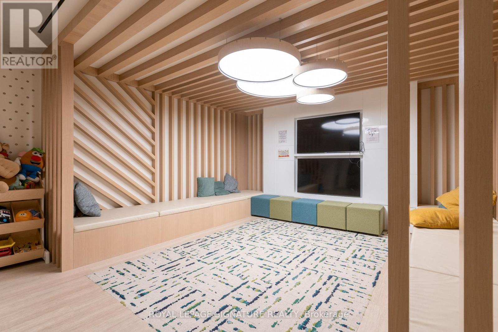 1804 - 5 Defries Street, Toronto (regent Park), Ontario