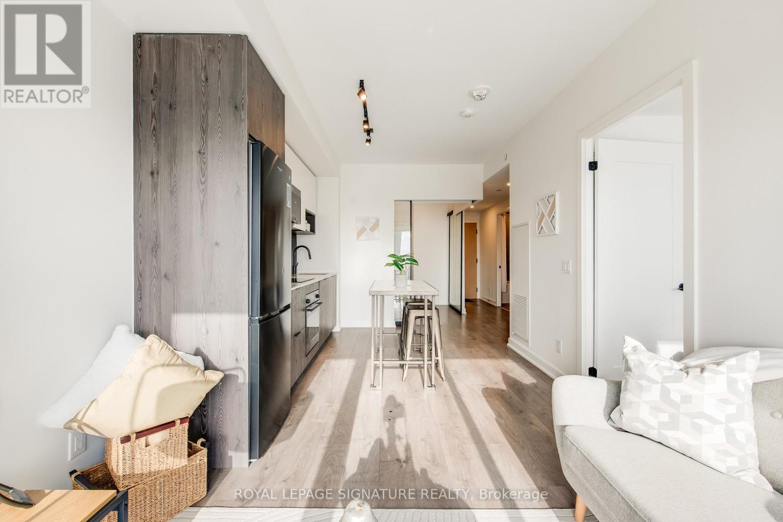 1804 - 5 Defries Street, Toronto (regent Park), Ontario