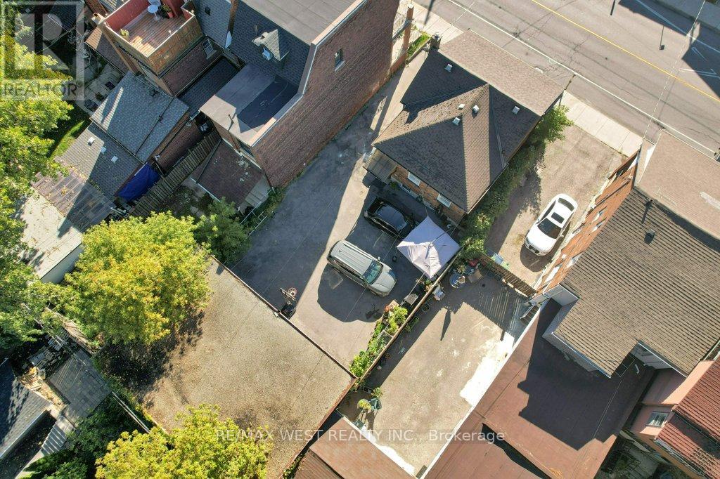 225 Oakwood Avenue, Toronto (oakwood Village), Ontario