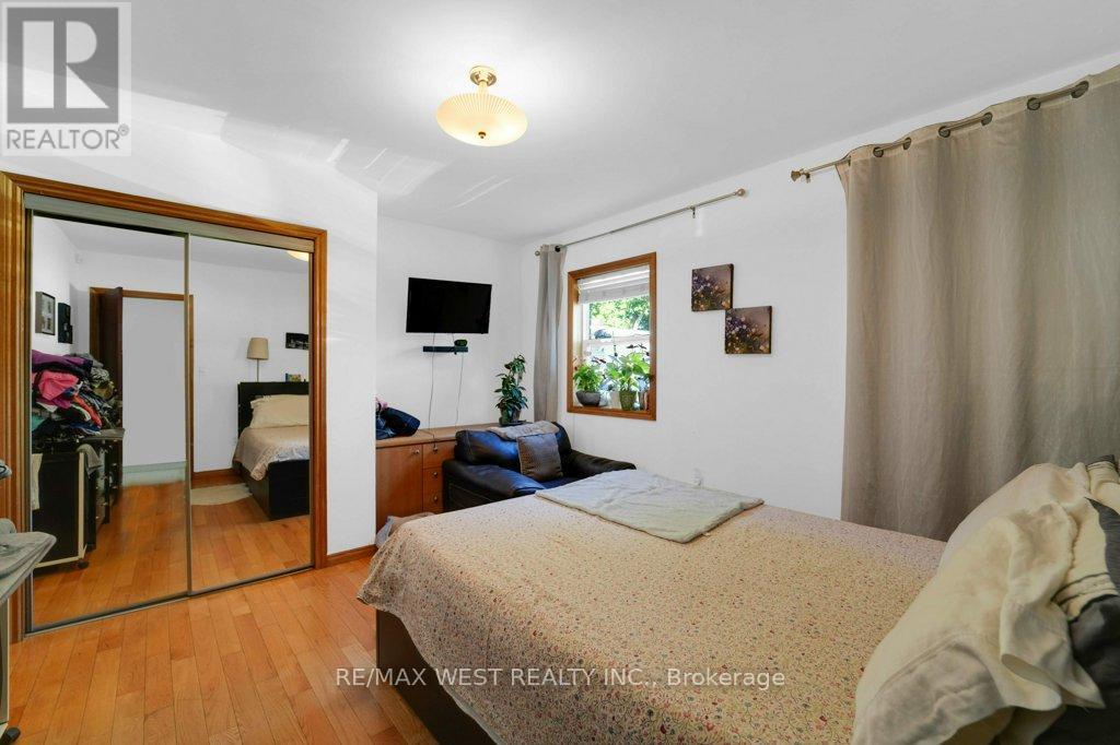 225 Oakwood Avenue, Toronto (oakwood Village), Ontario