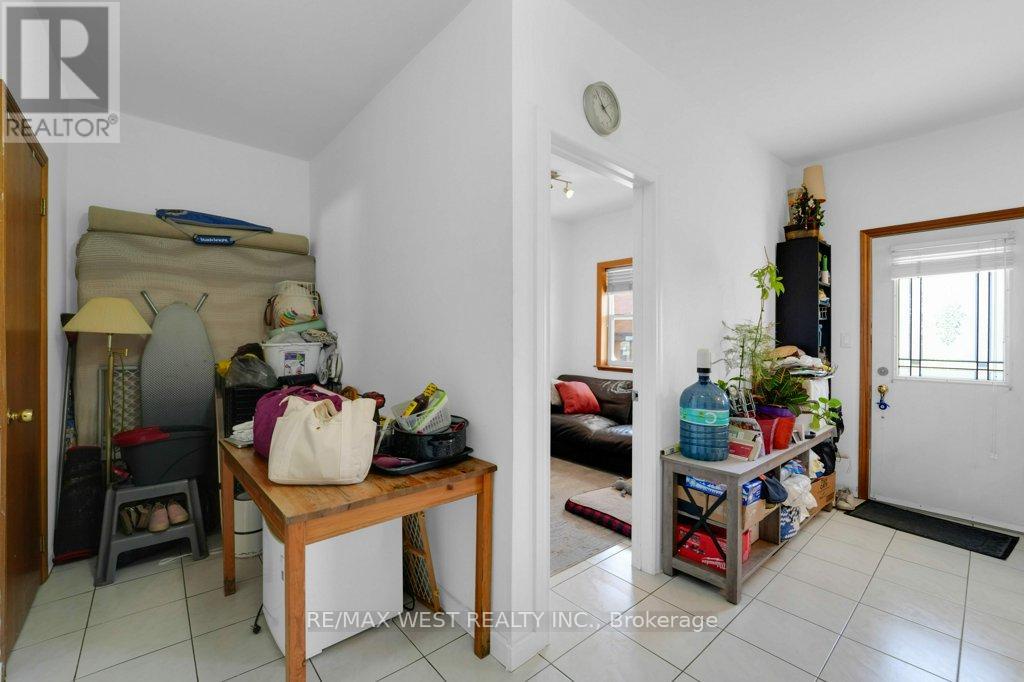 225 Oakwood Avenue, Toronto (oakwood Village), Ontario