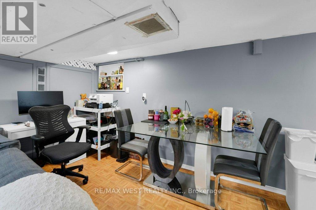 225 Oakwood Avenue, Toronto (oakwood Village), Ontario