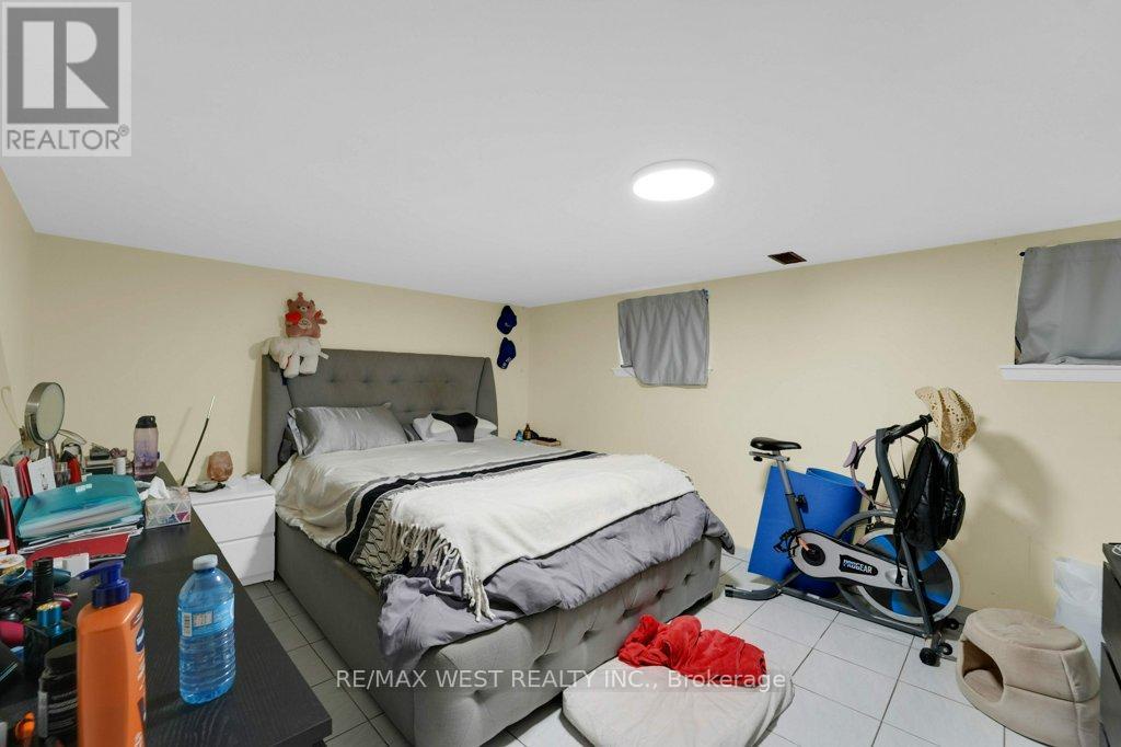 225 Oakwood Avenue, Toronto (oakwood Village), Ontario