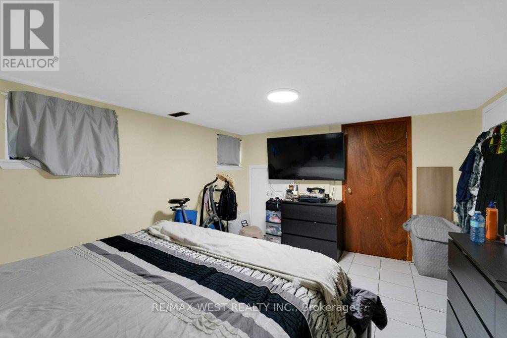 225 Oakwood Avenue, Toronto (oakwood Village), Ontario