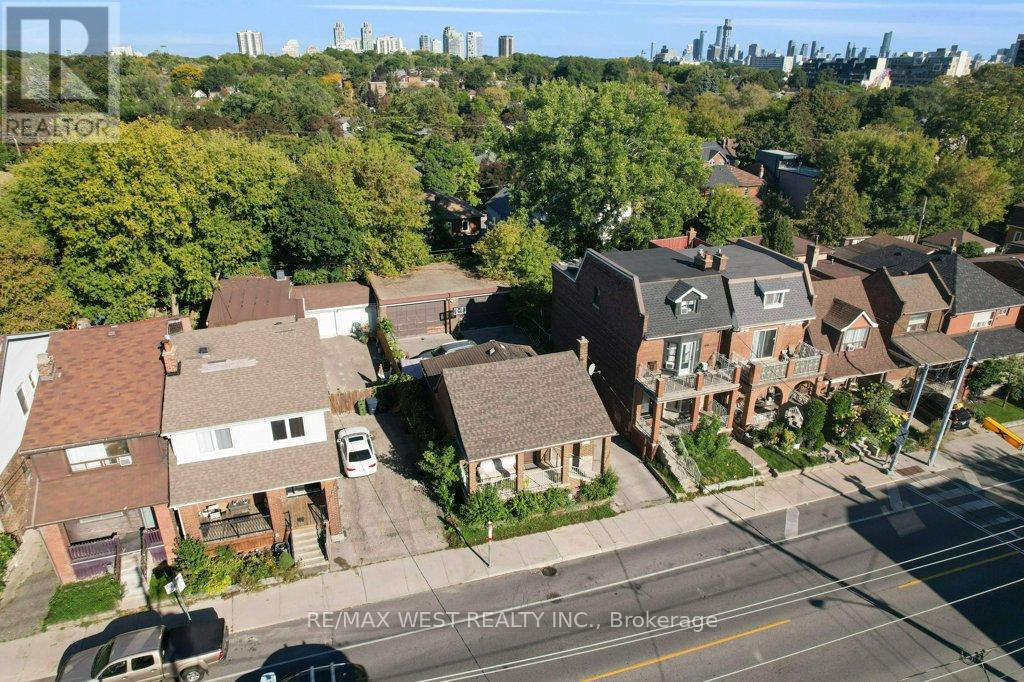 225 Oakwood Avenue, Toronto (oakwood Village), Ontario