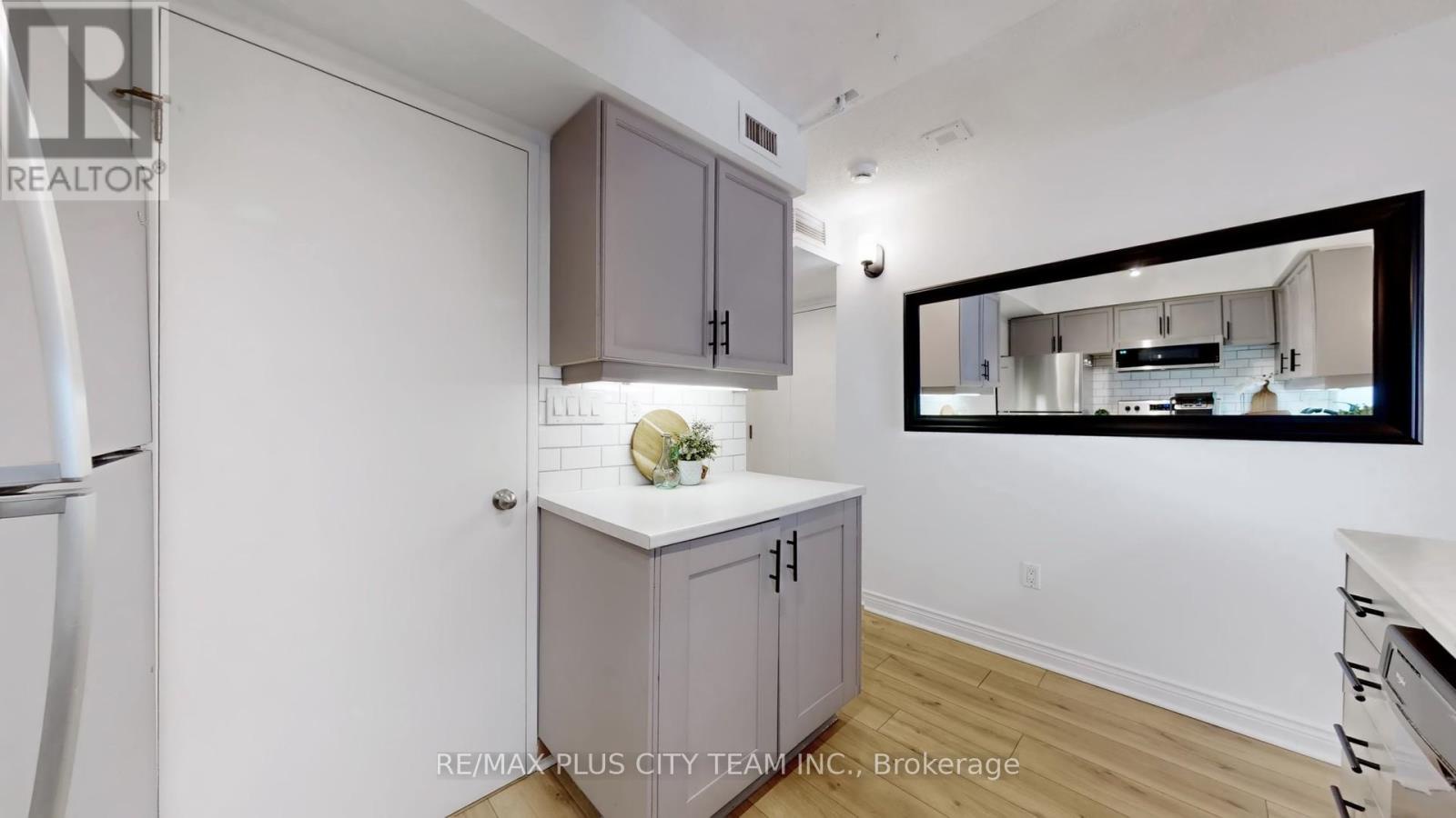 205 - 65 Scadding Avenue, Toronto (waterfront Communities), Ontario