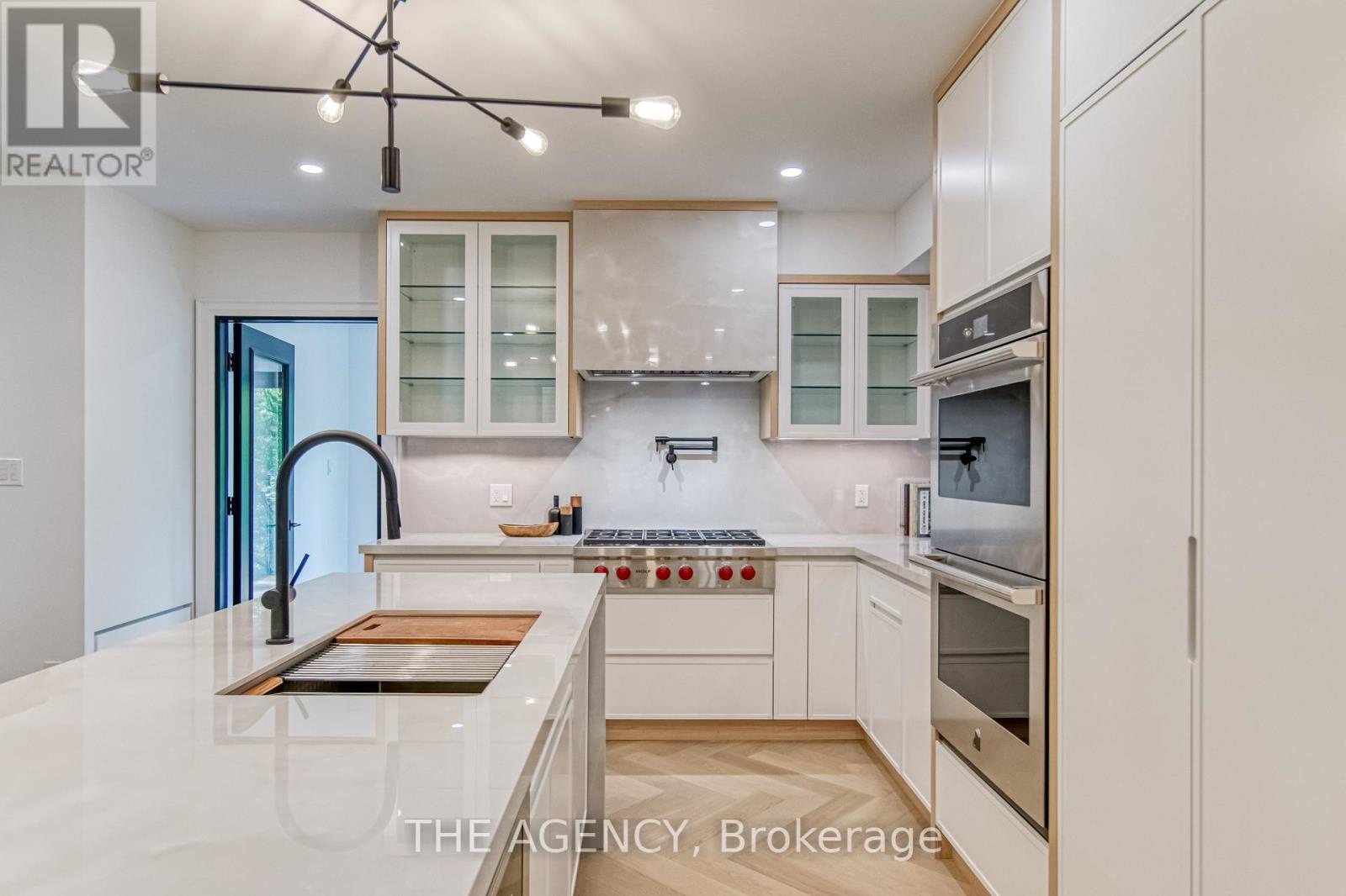 16 Duncannon Drive, Toronto (forest Hill South), Ontario