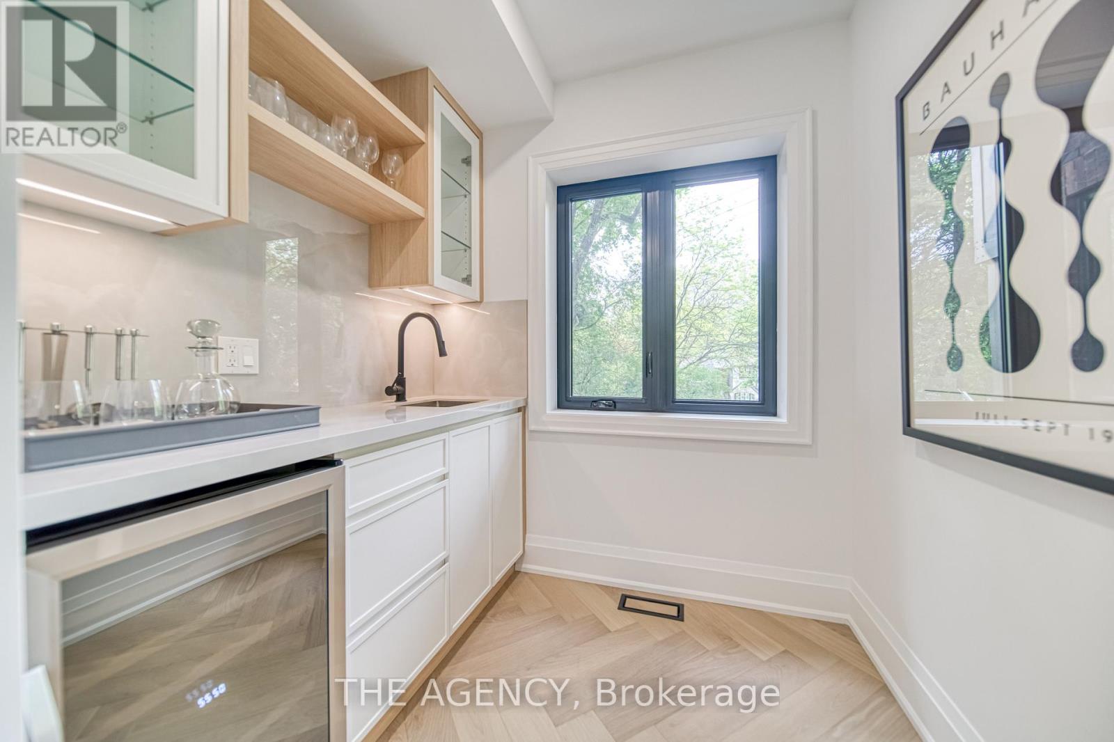 16 Duncannon Drive, Toronto (forest Hill South), Ontario