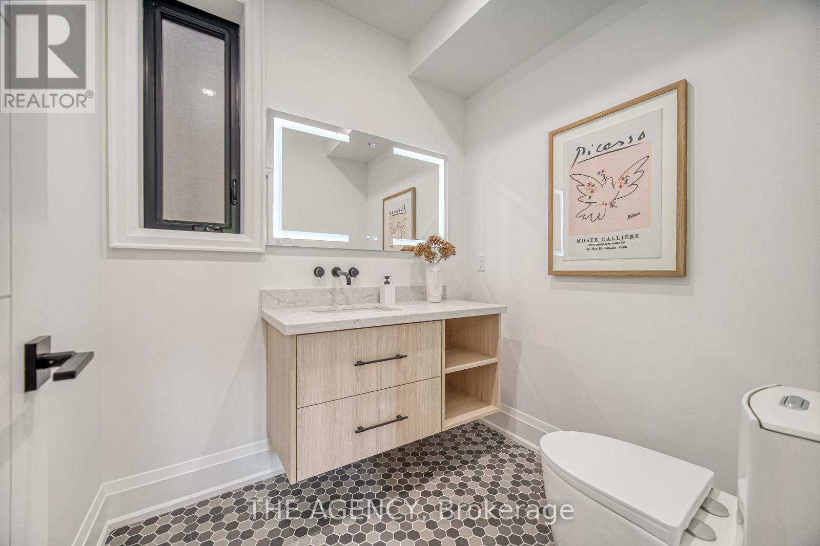 16 Duncannon Drive, Toronto (forest Hill South), Ontario