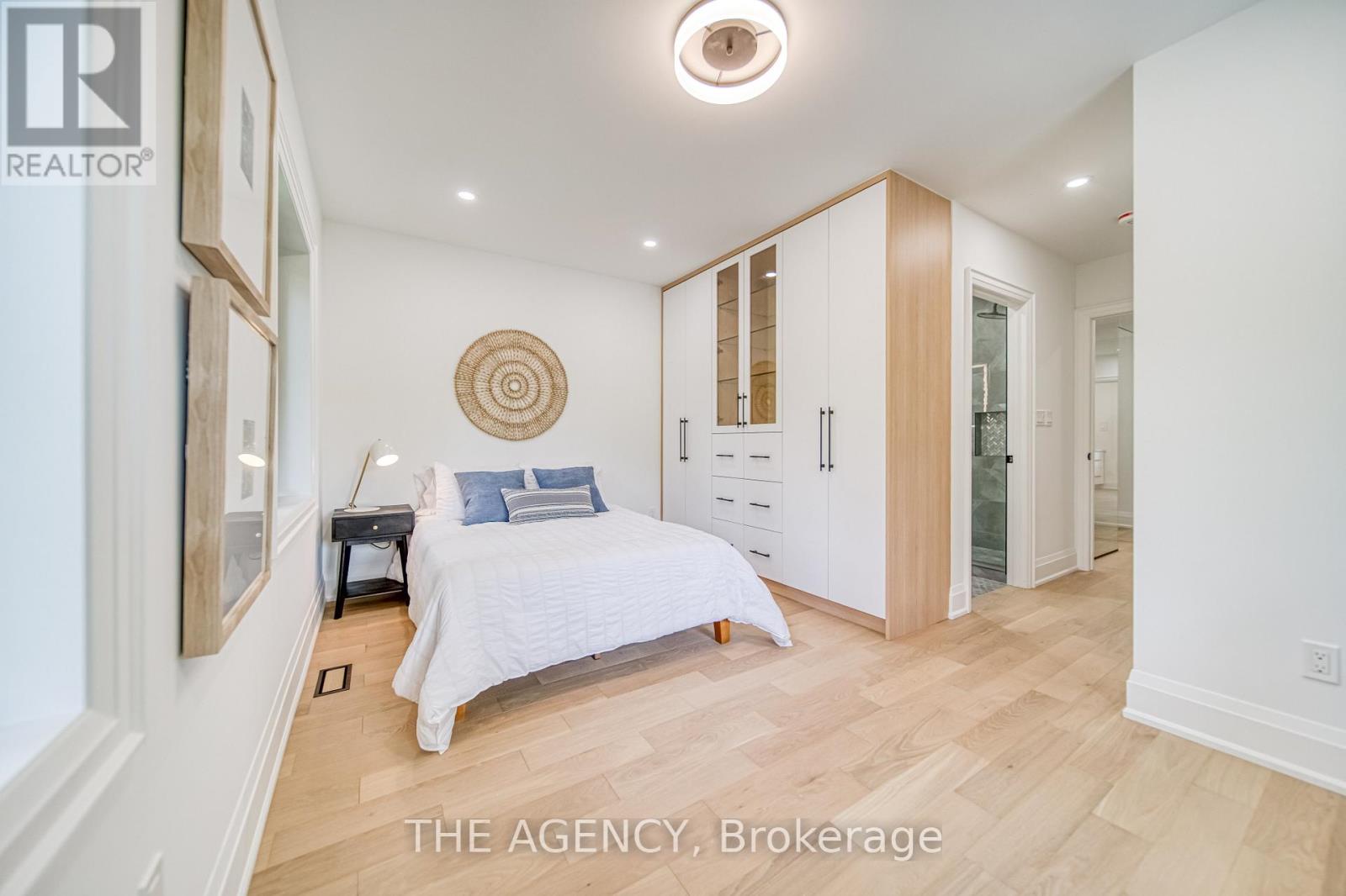 16 Duncannon Drive, Toronto (forest Hill South), Ontario