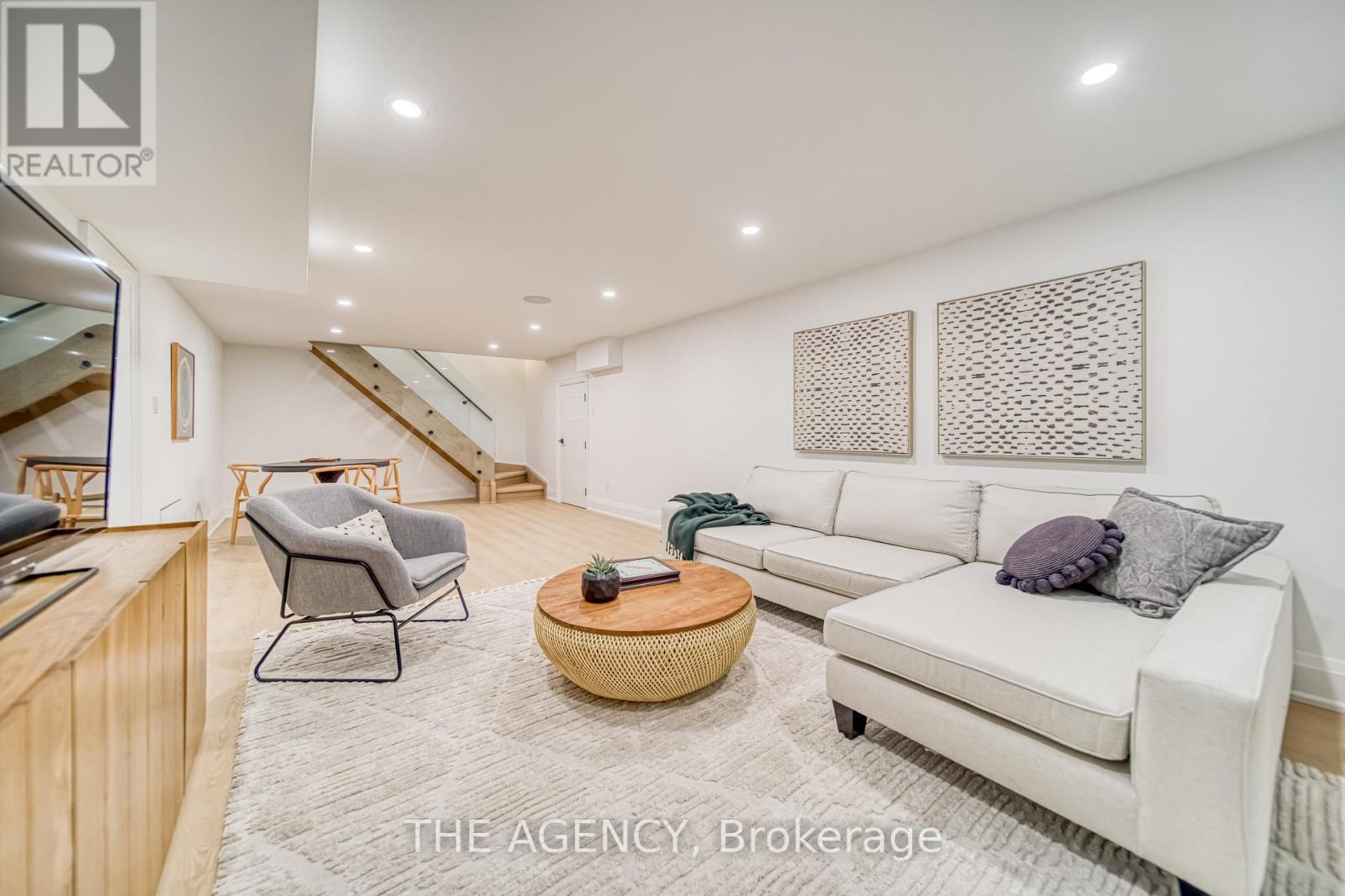 16 Duncannon Drive, Toronto (forest Hill South), Ontario