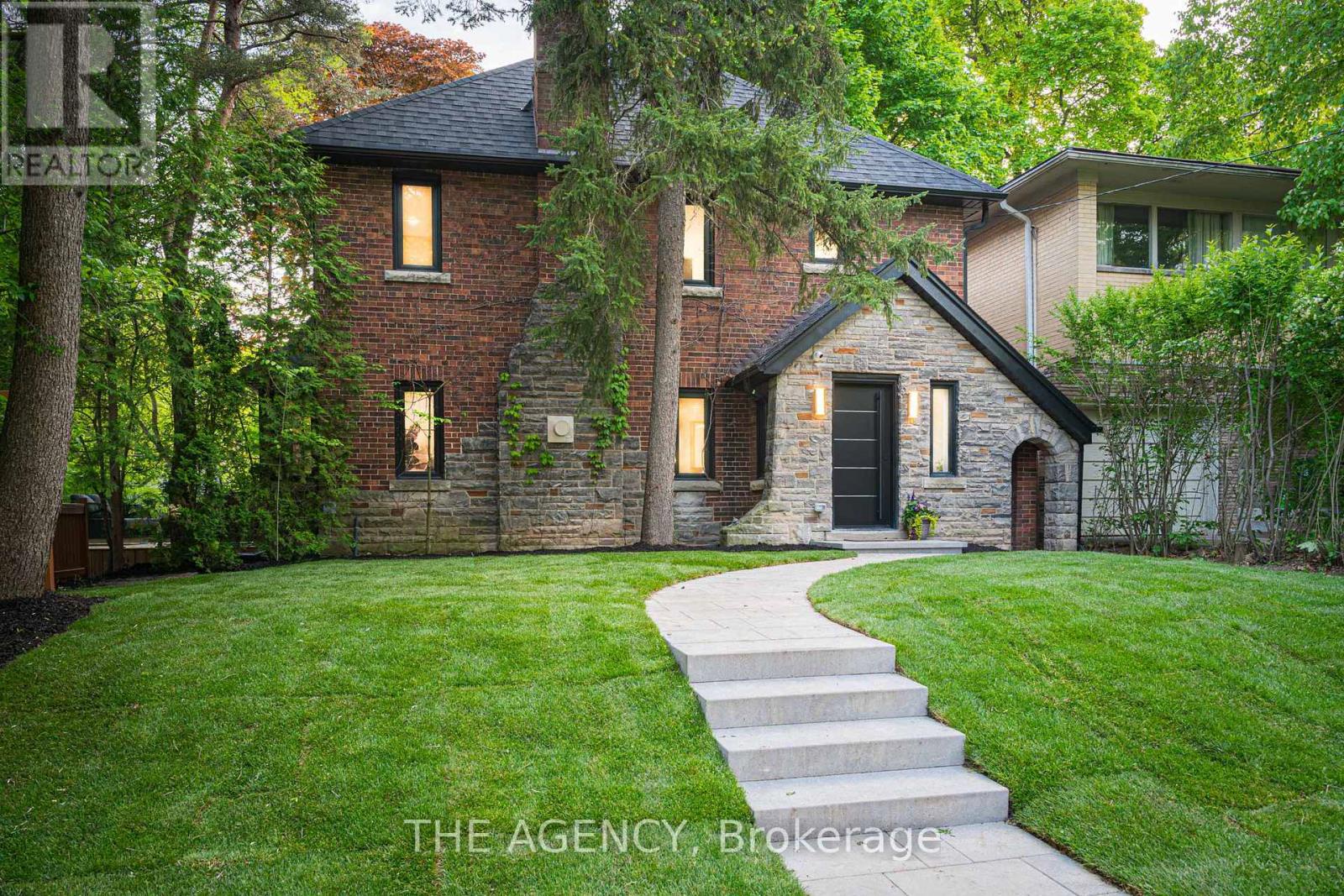 16 Duncannon Drive, Toronto (forest Hill South), Ontario