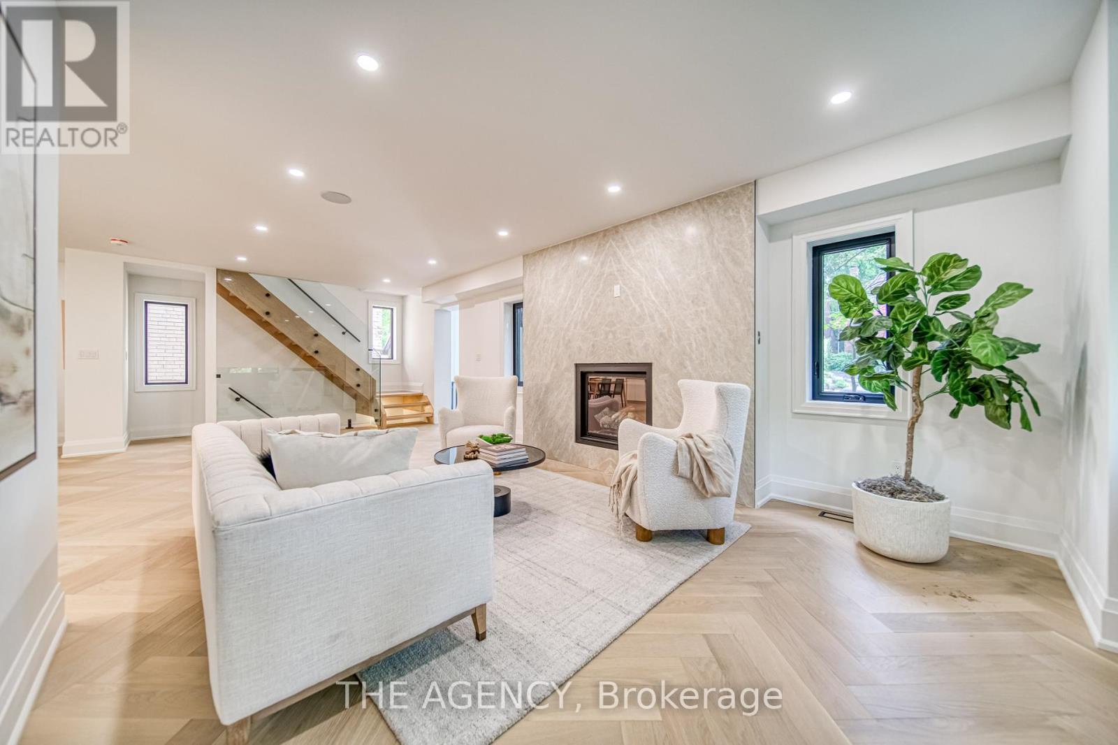 16 Duncannon Drive, Toronto (forest Hill South), Ontario