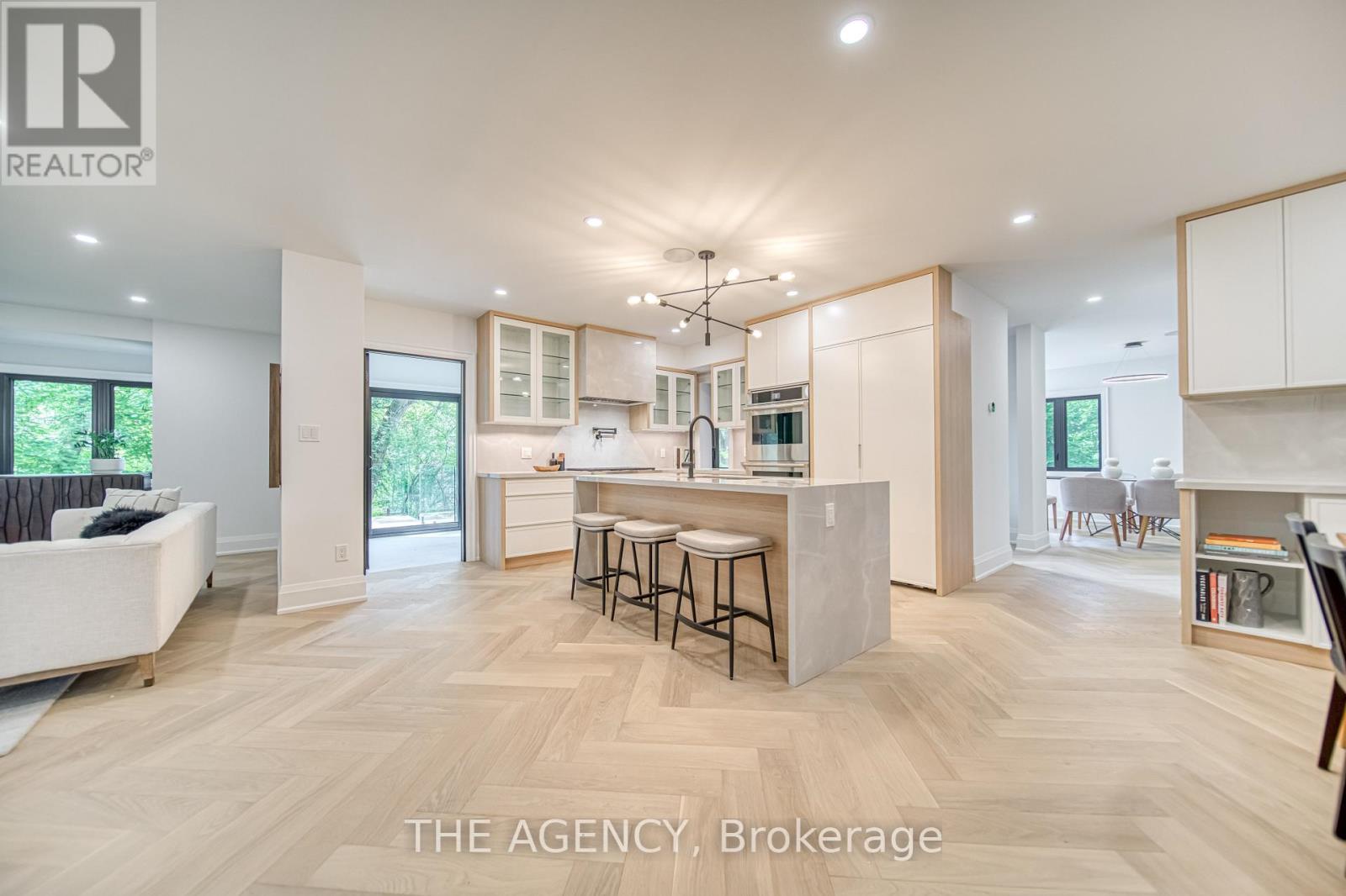 16 Duncannon Drive, Toronto (forest Hill South), Ontario