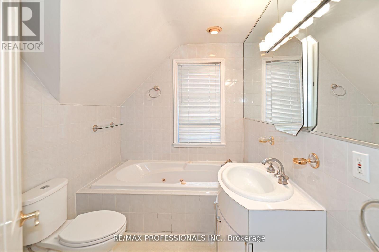 1161 Royal York Road, Toronto (edenbridge-humber Valley), Ontario