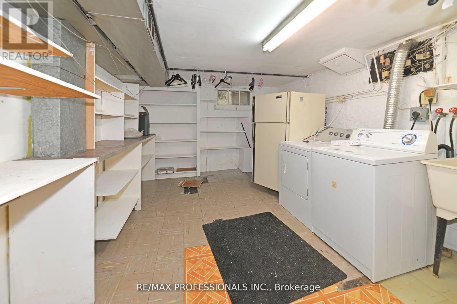 1161 Royal York Road, Toronto (edenbridge-humber Valley), Ontario