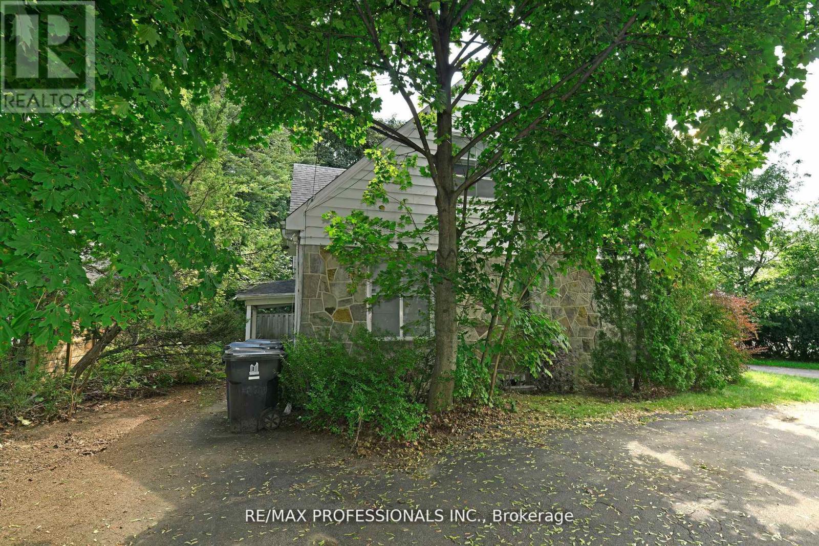 1161 Royal York Road, Toronto (edenbridge-humber Valley), Ontario