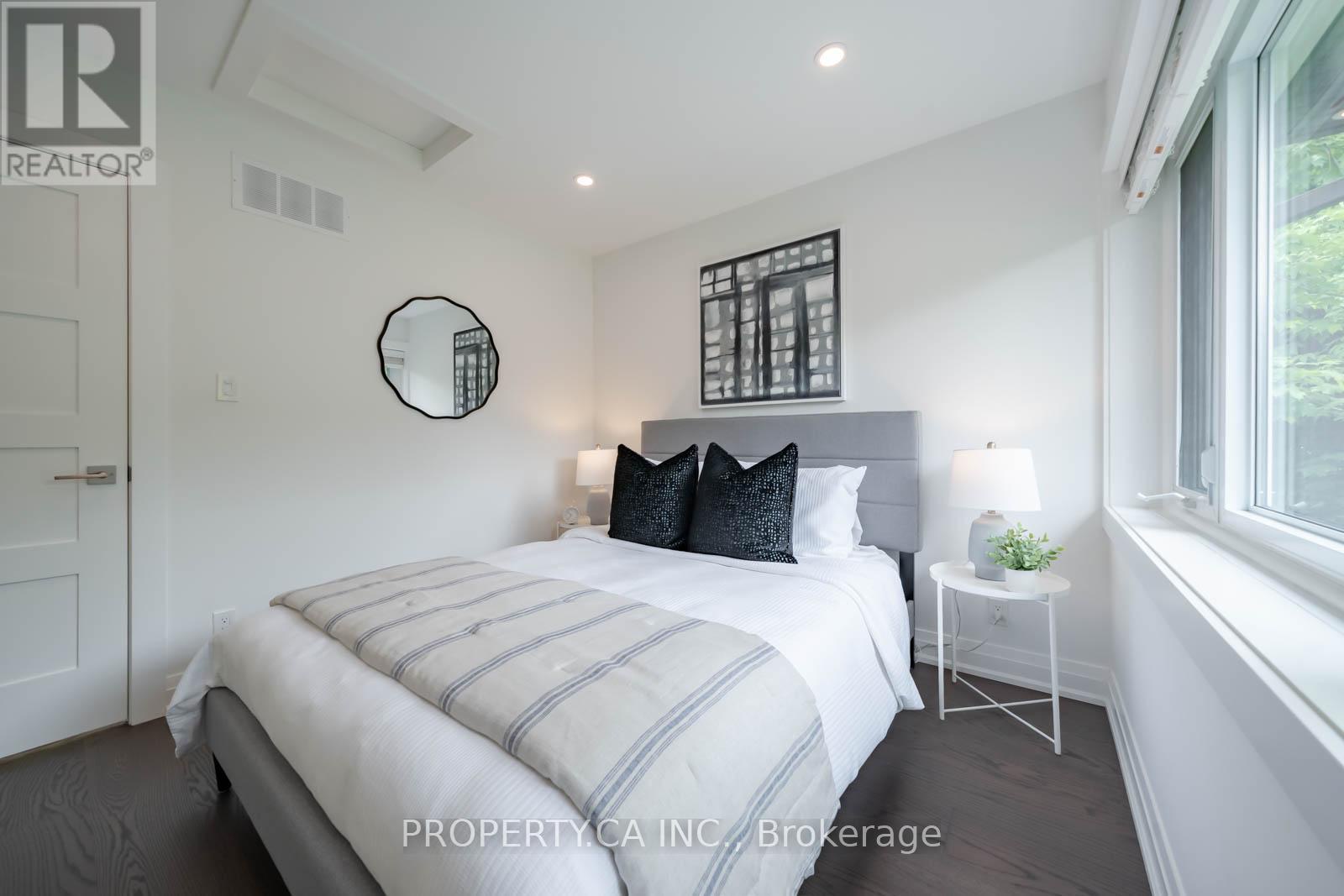 1533 Rometown Drive, Mississauga (lakeview), Ontario