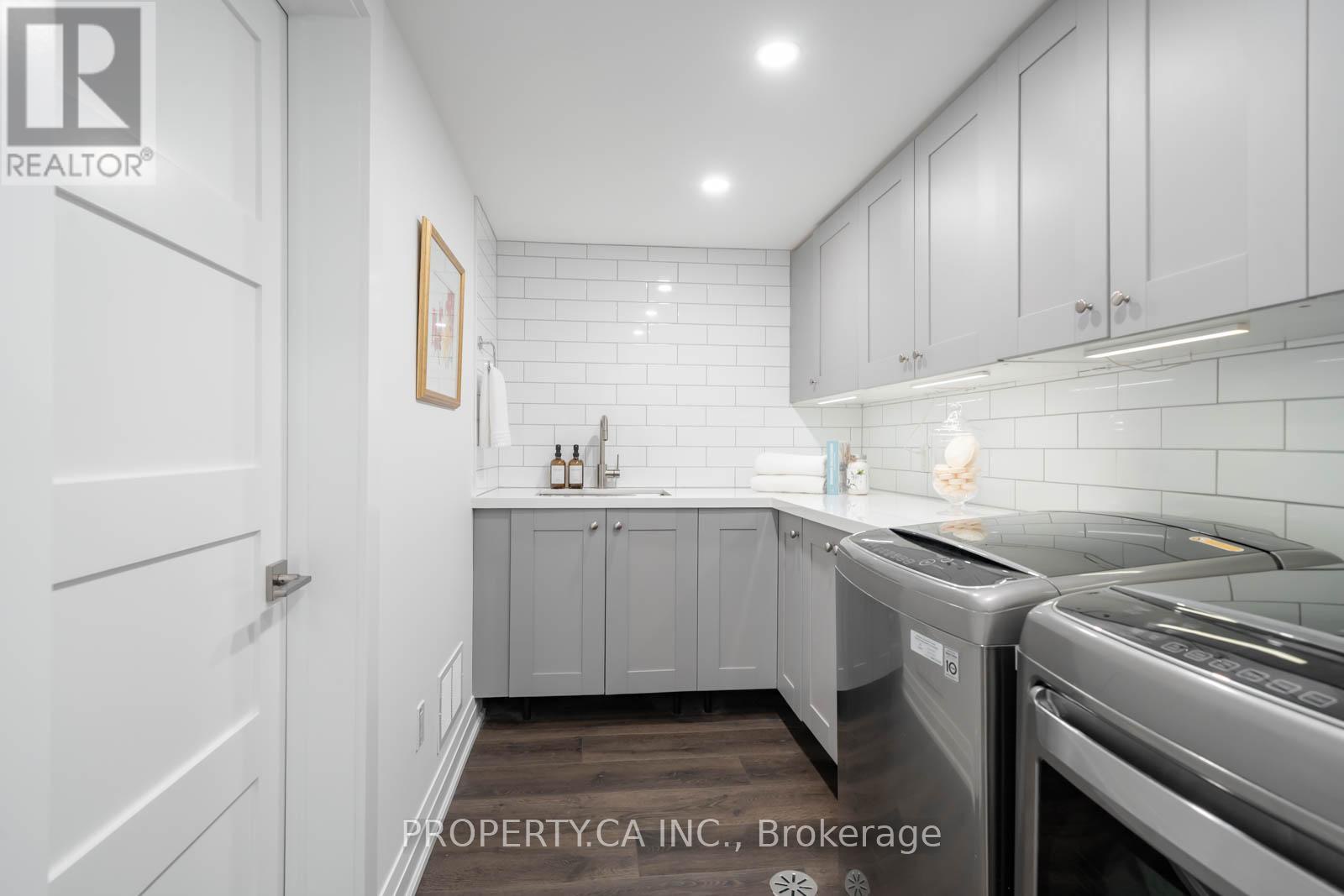 1533 Rometown Drive, Mississauga (lakeview), Ontario