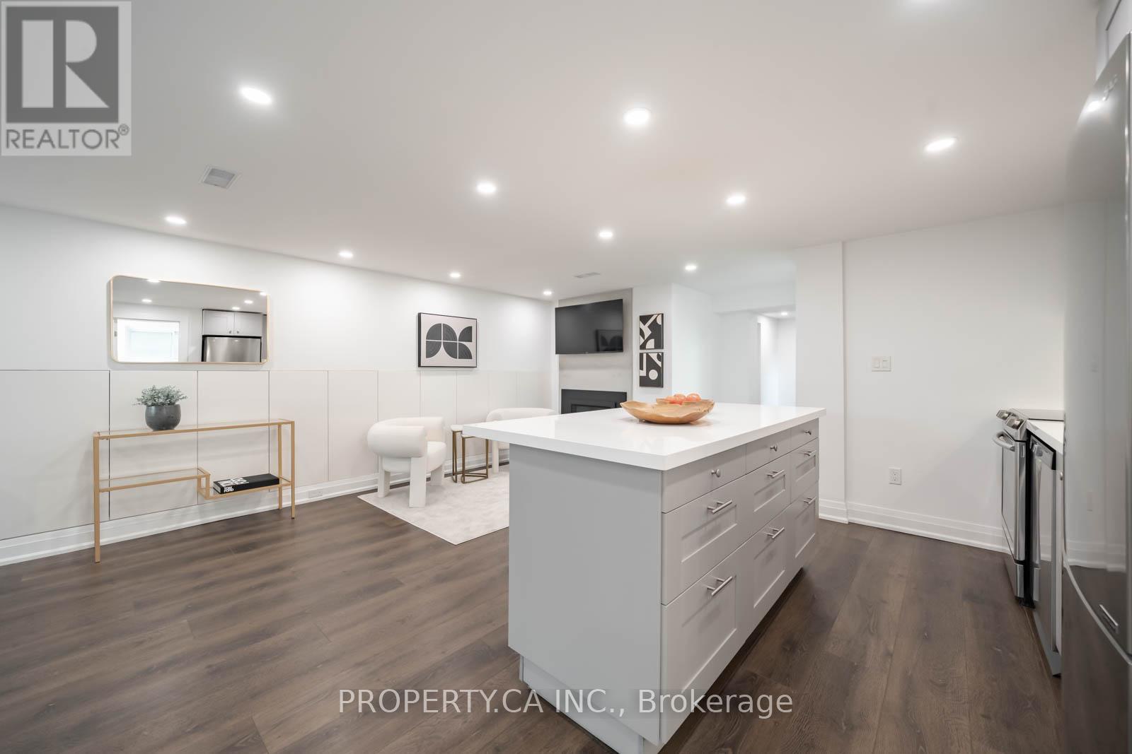 1533 Rometown Drive, Mississauga (lakeview), Ontario