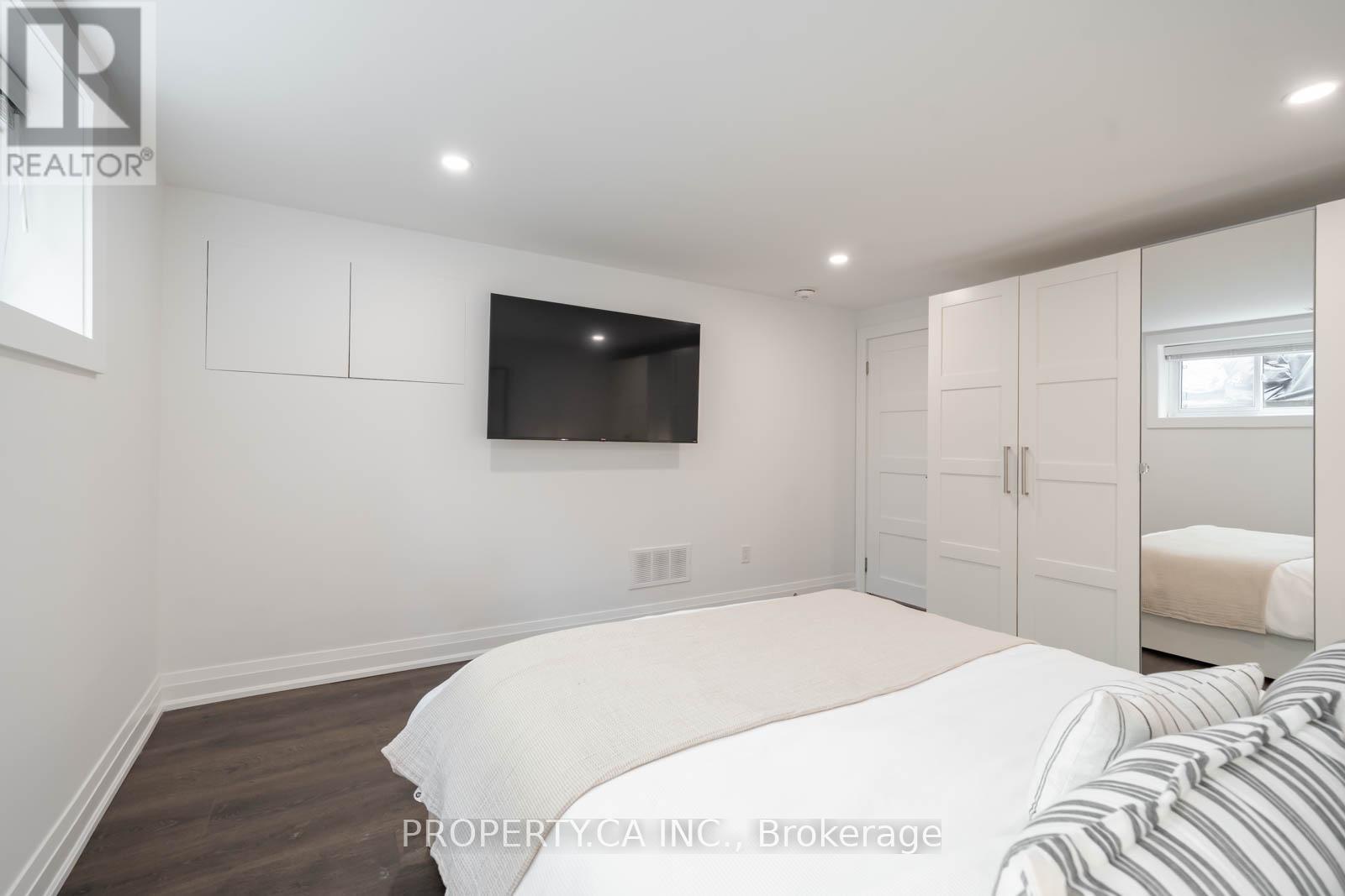 1533 Rometown Drive, Mississauga (lakeview), Ontario