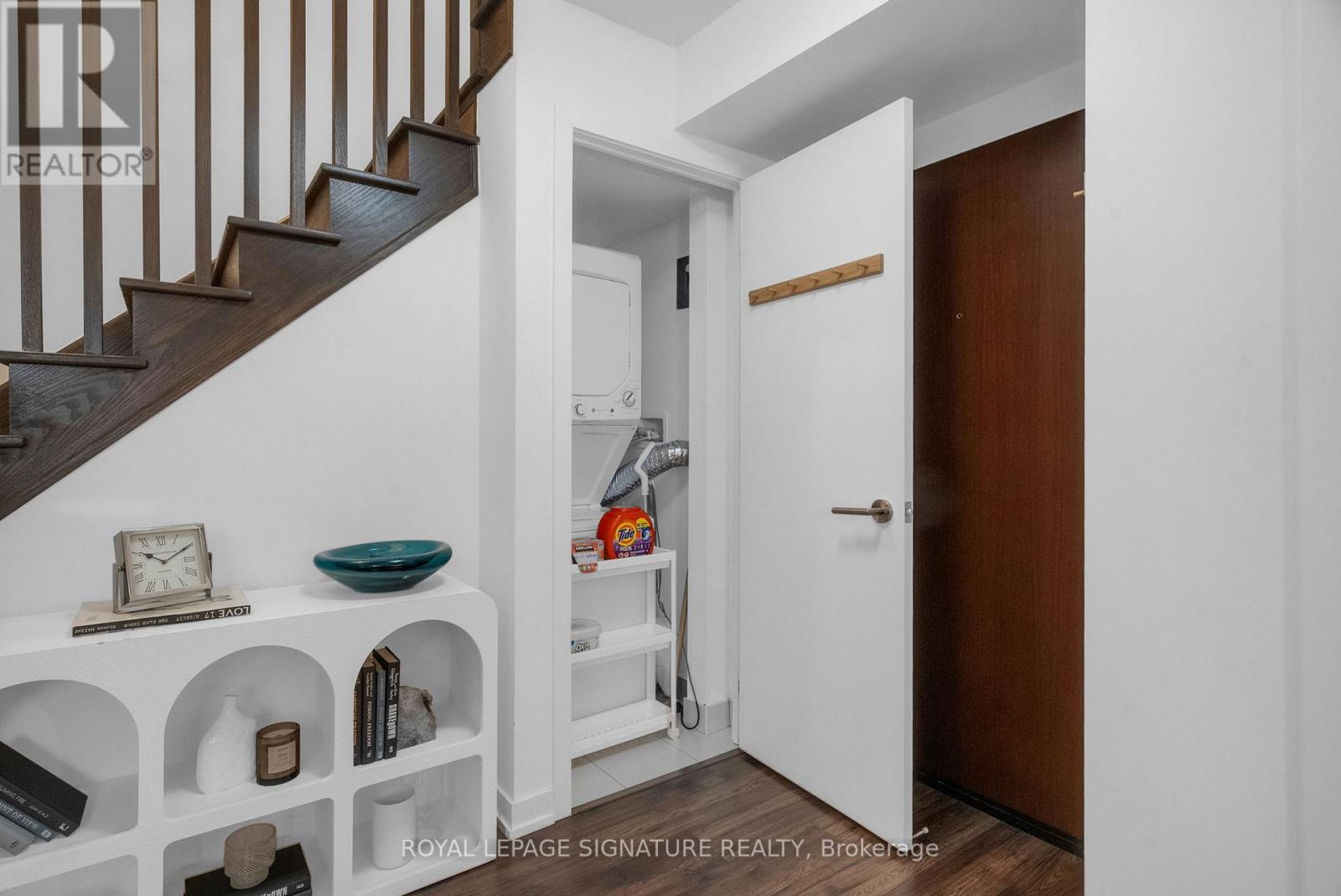 8 - 106 Varna Drive, Toronto (englemount-lawrence), Ontario