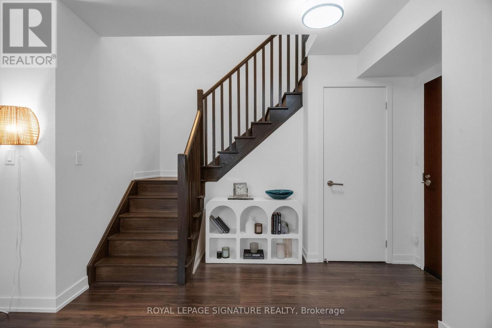 8 - 106 Varna Drive, Toronto (englemount-lawrence), Ontario