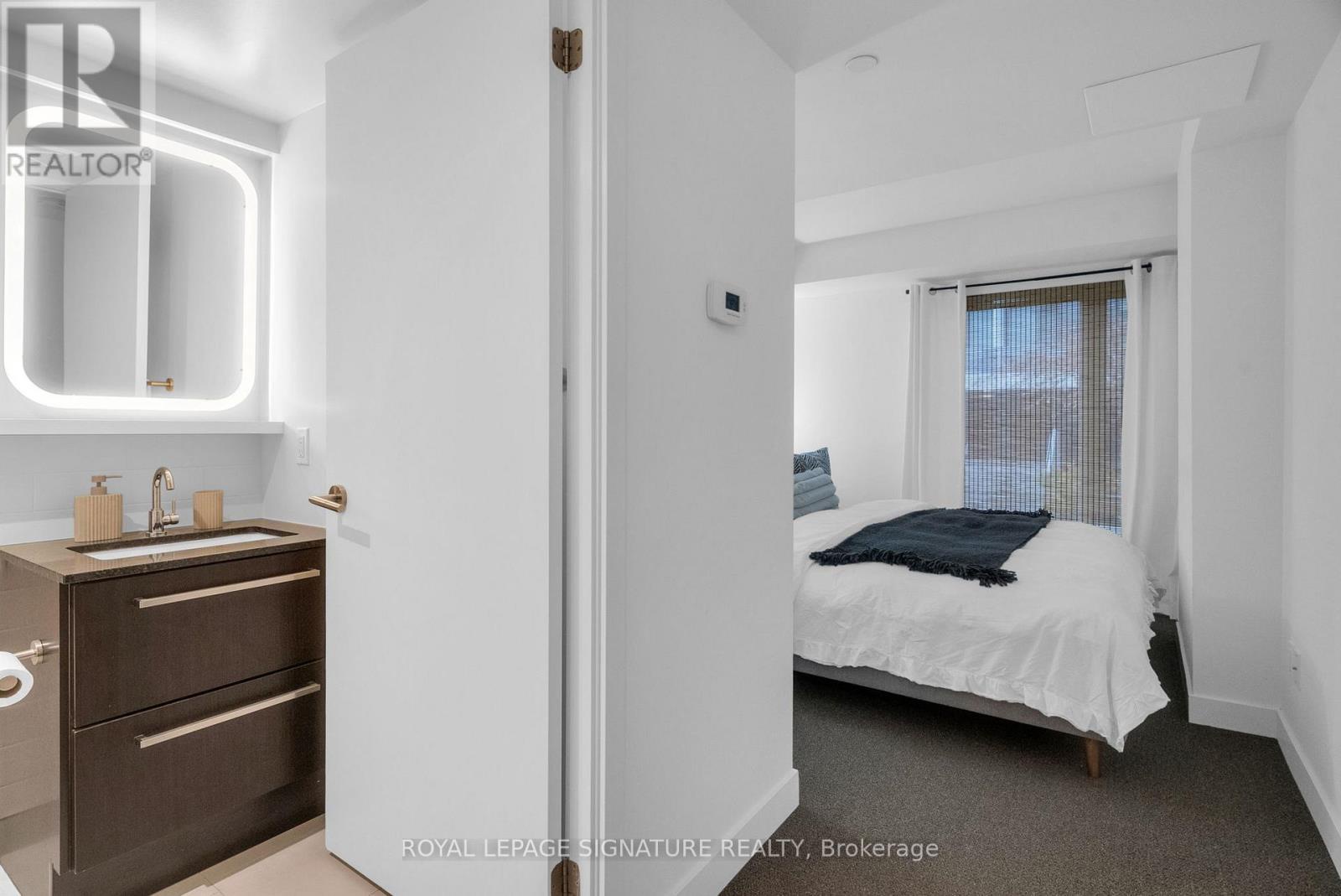 8 - 106 Varna Drive, Toronto (englemount-lawrence), Ontario