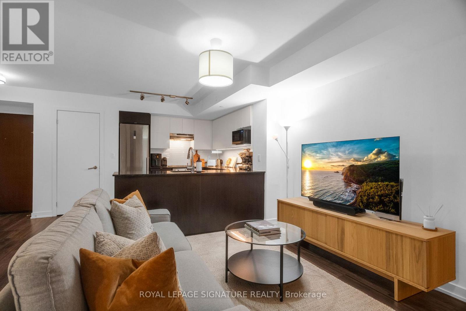 8 - 106 Varna Drive, Toronto (englemount-lawrence), Ontario