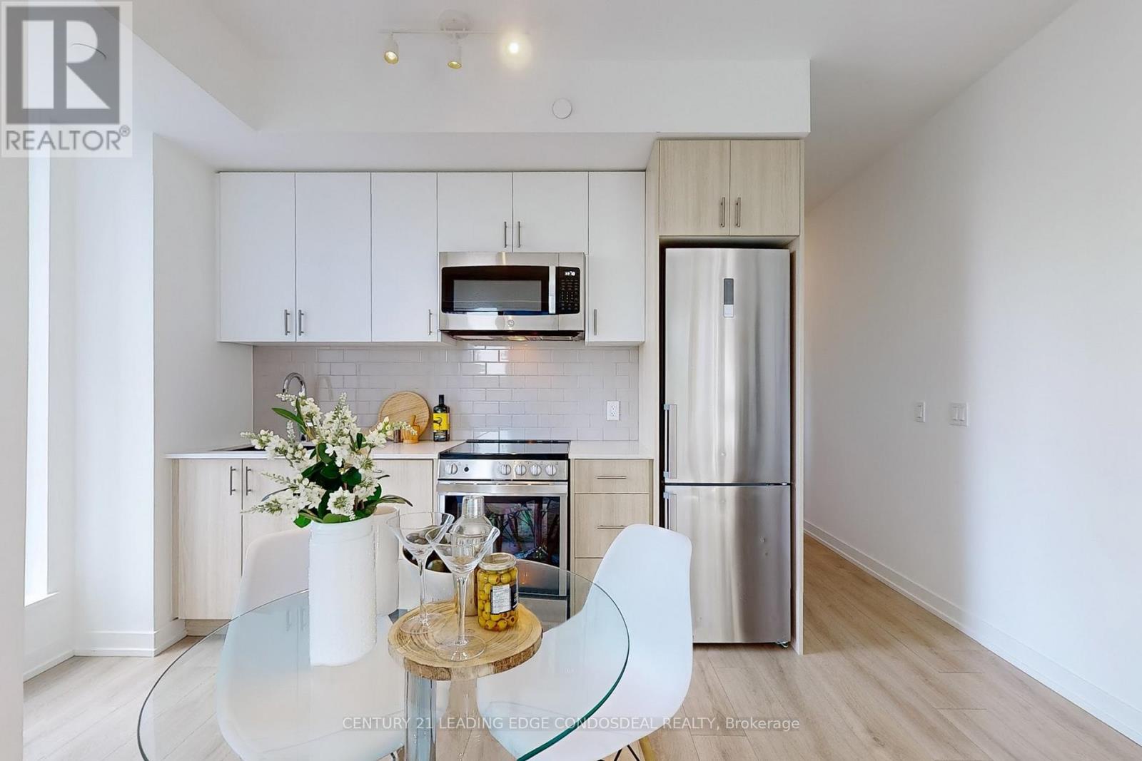 213 - 1195 The Queensway, Toronto (islington-city Centre West), Ontario