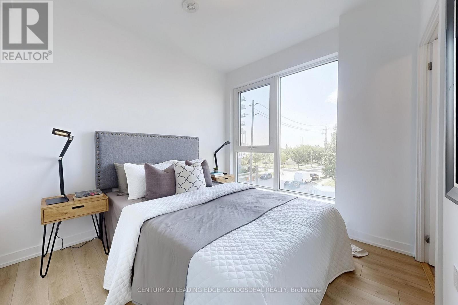 213 - 1195 The Queensway, Toronto (islington-city Centre West), Ontario