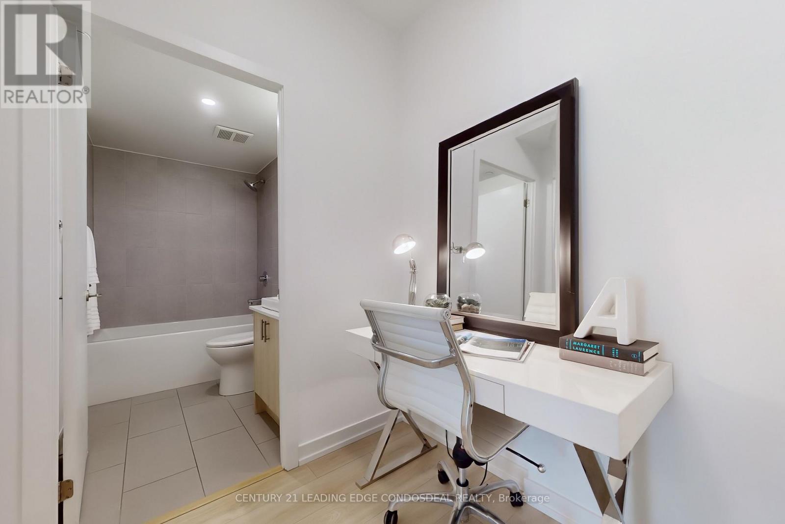 213 - 1195 The Queensway, Toronto (islington-city Centre West), Ontario