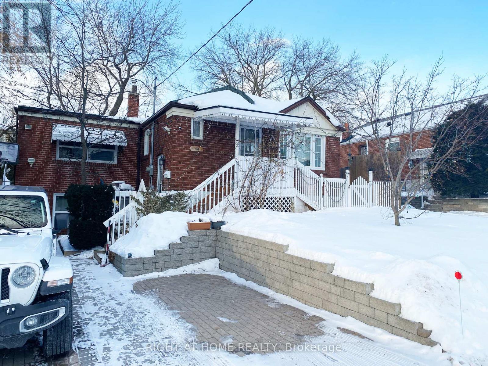 42 Yardley Avenue, Toronto (o'connor-parkview), Ontario