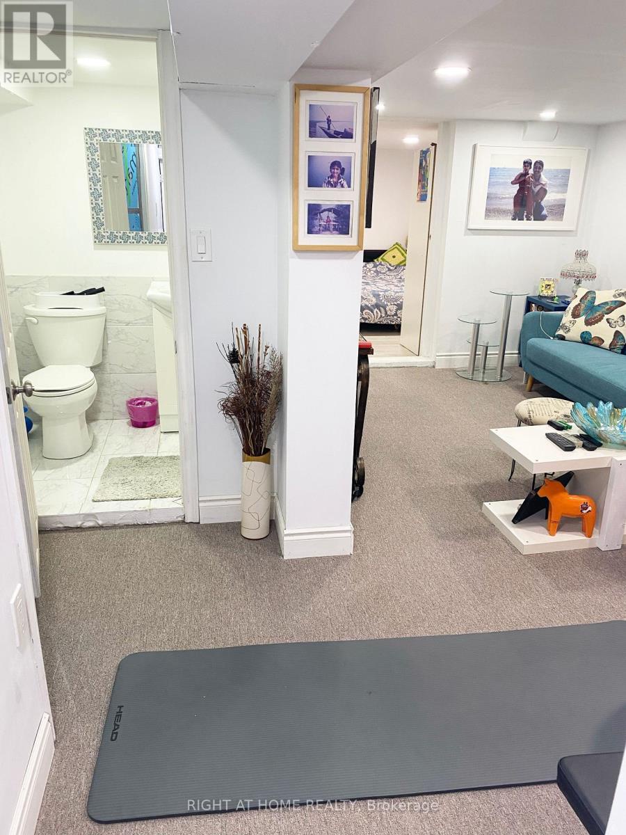 42 Yardley Avenue, Toronto (o'connor-parkview), Ontario