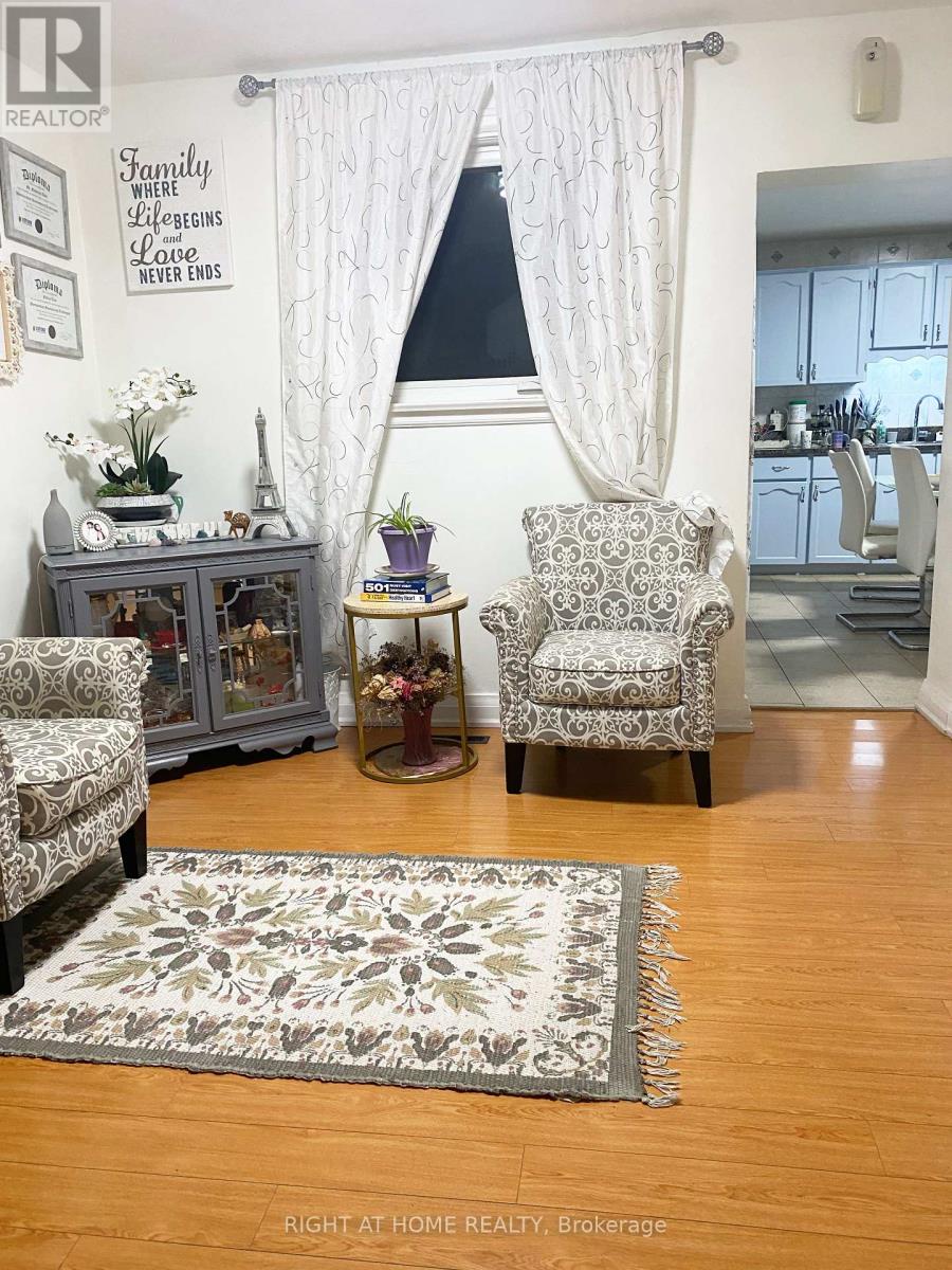 42 Yardley Avenue, Toronto (o'connor-parkview), Ontario