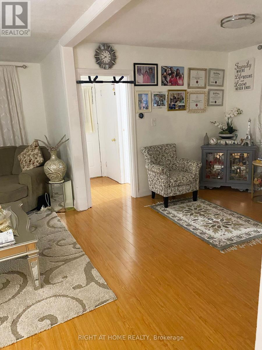 42 Yardley Avenue, Toronto (o'connor-parkview), Ontario