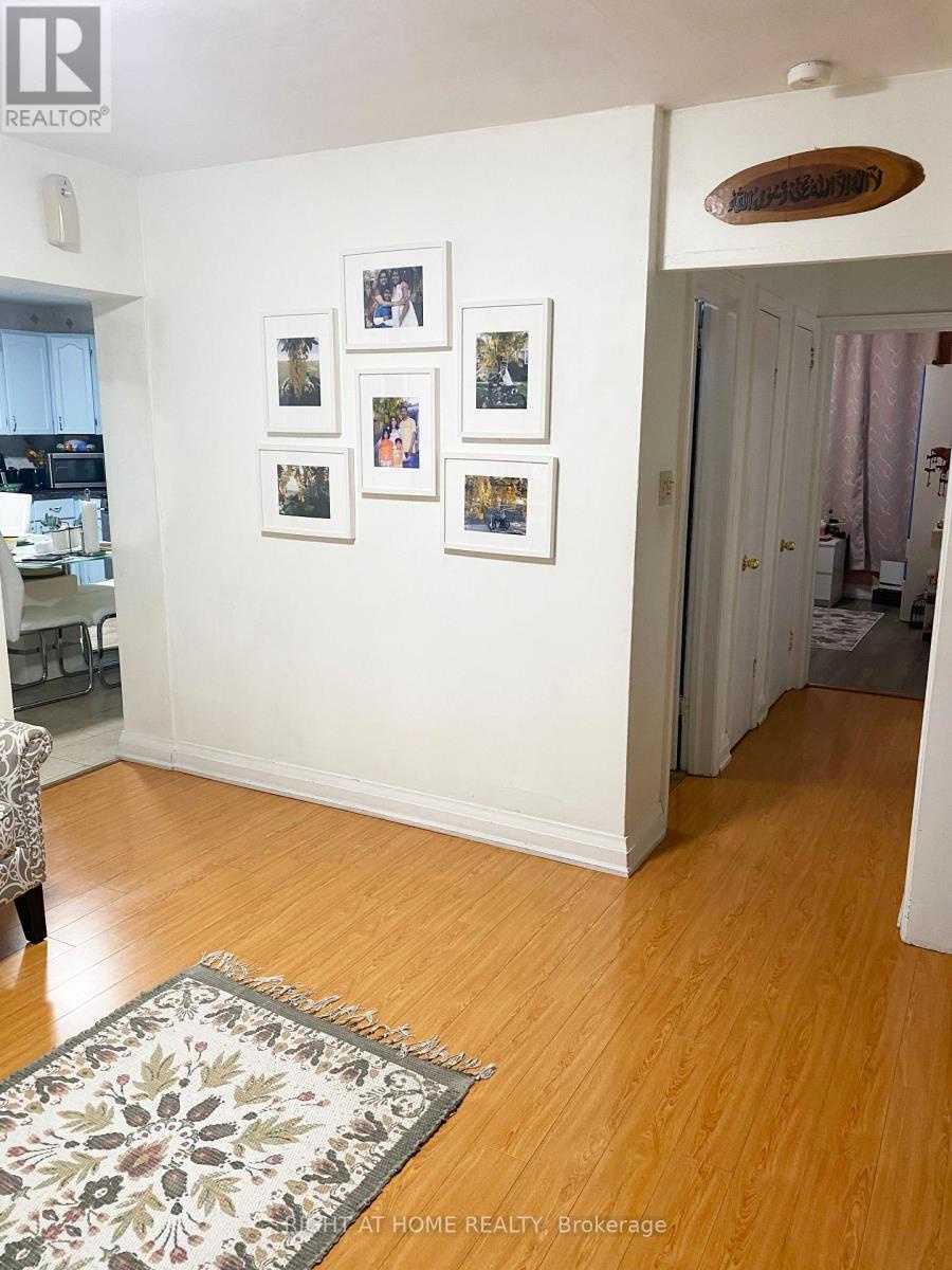 42 Yardley Avenue, Toronto (o'connor-parkview), Ontario