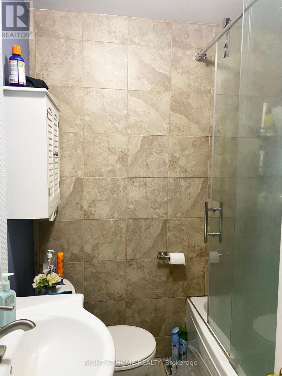 42 Yardley Avenue, Toronto (o'connor-parkview), Ontario