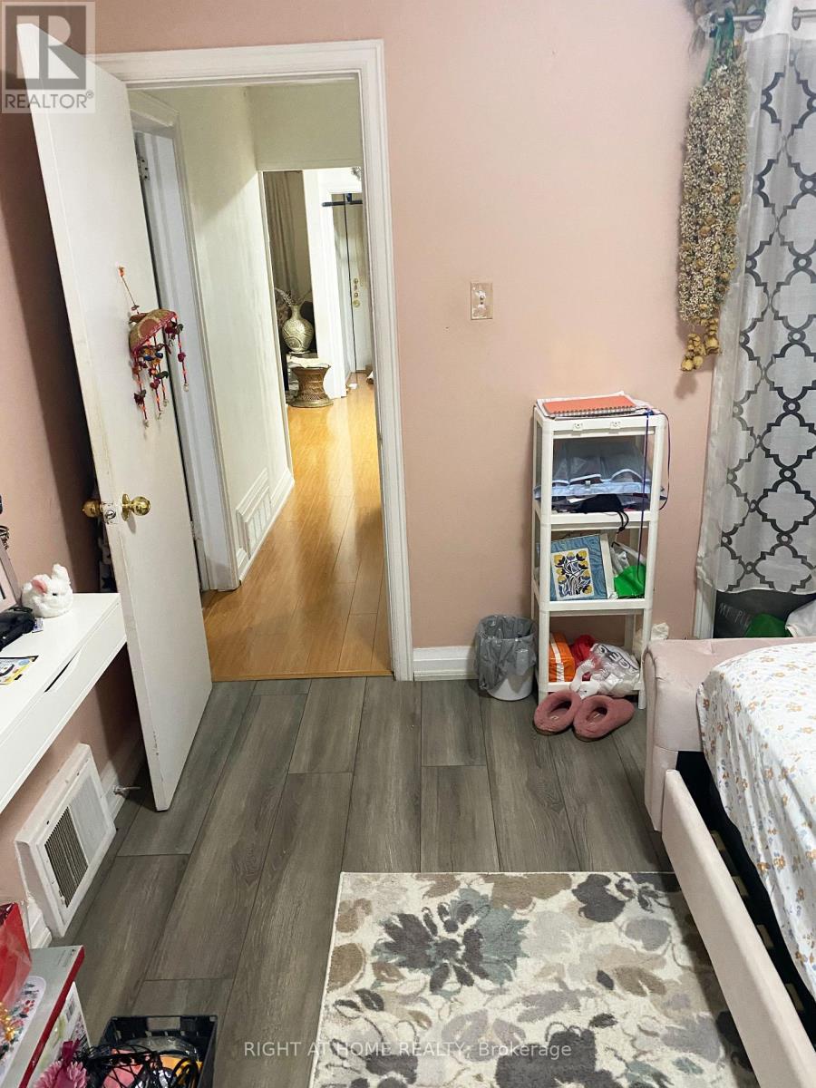 42 Yardley Avenue, Toronto (o'connor-parkview), Ontario