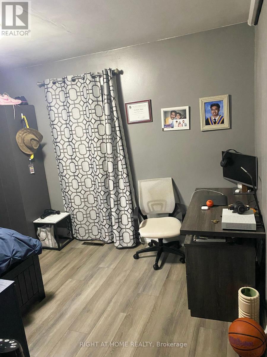 42 Yardley Avenue, Toronto (o'connor-parkview), Ontario