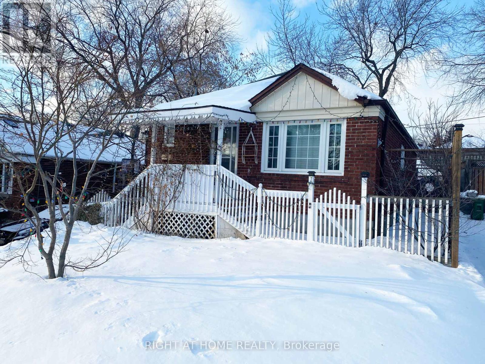 42 Yardley Avenue, Toronto (o'connor-parkview), Ontario
