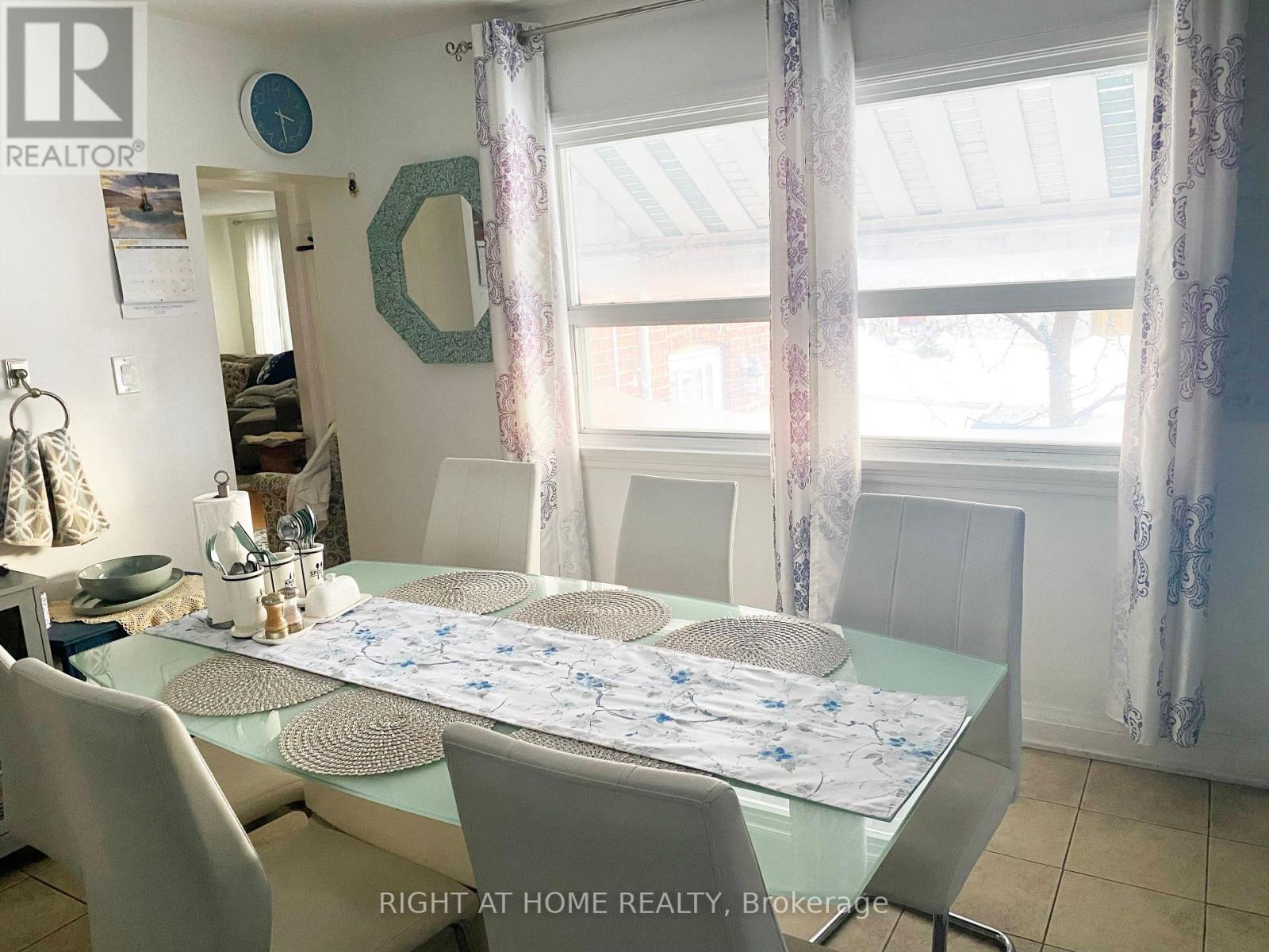 42 Yardley Avenue, Toronto (o'connor-parkview), Ontario