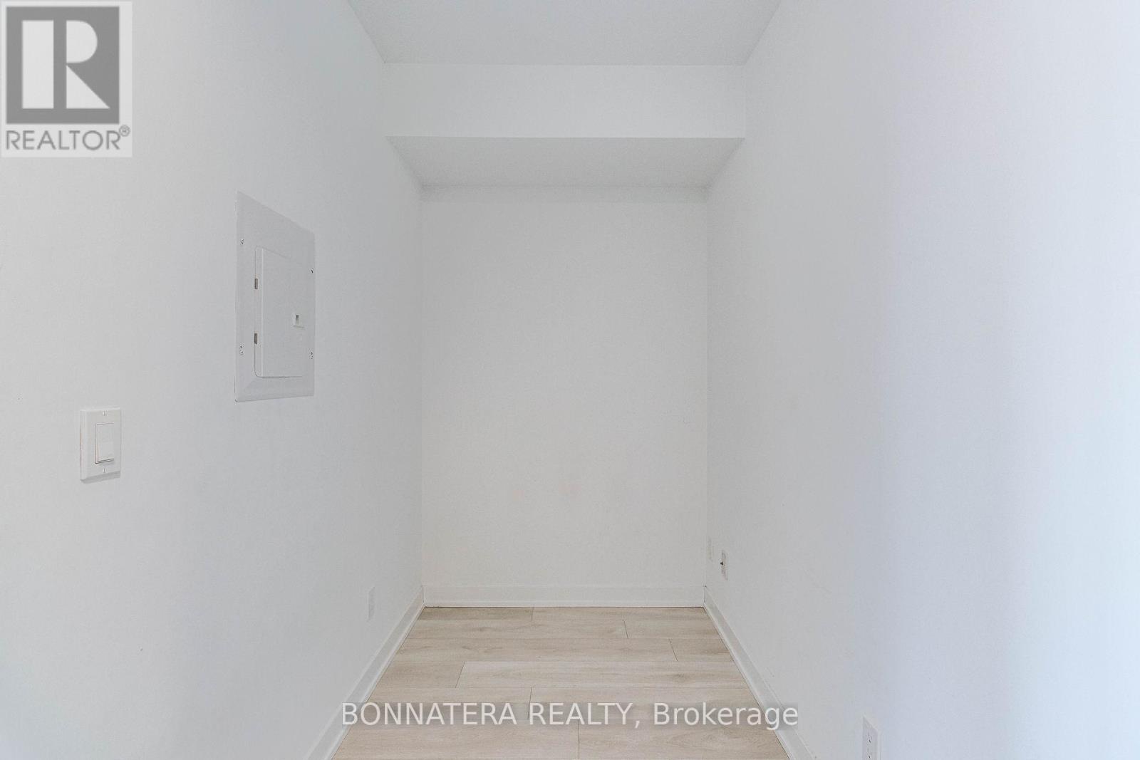 2113 - 501 Yonge Street, Toronto (church-yonge Corridor), Ontario