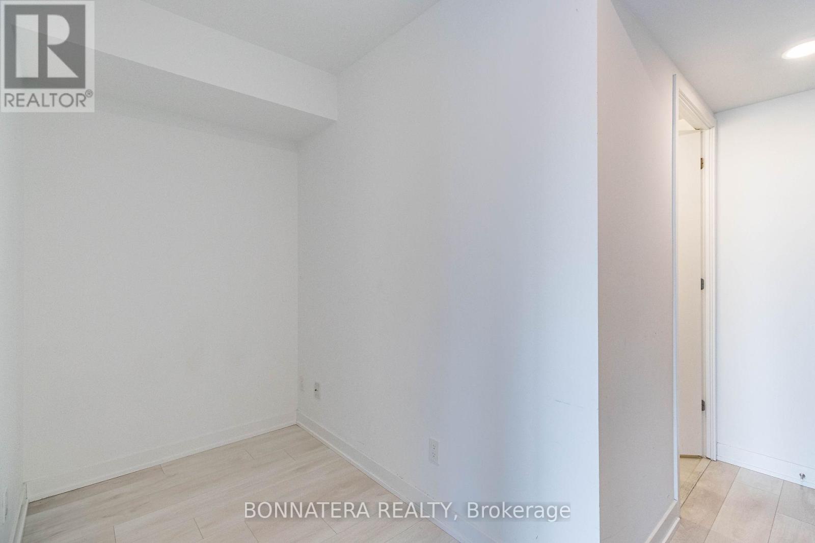 2113 - 501 Yonge Street, Toronto (church-yonge Corridor), Ontario