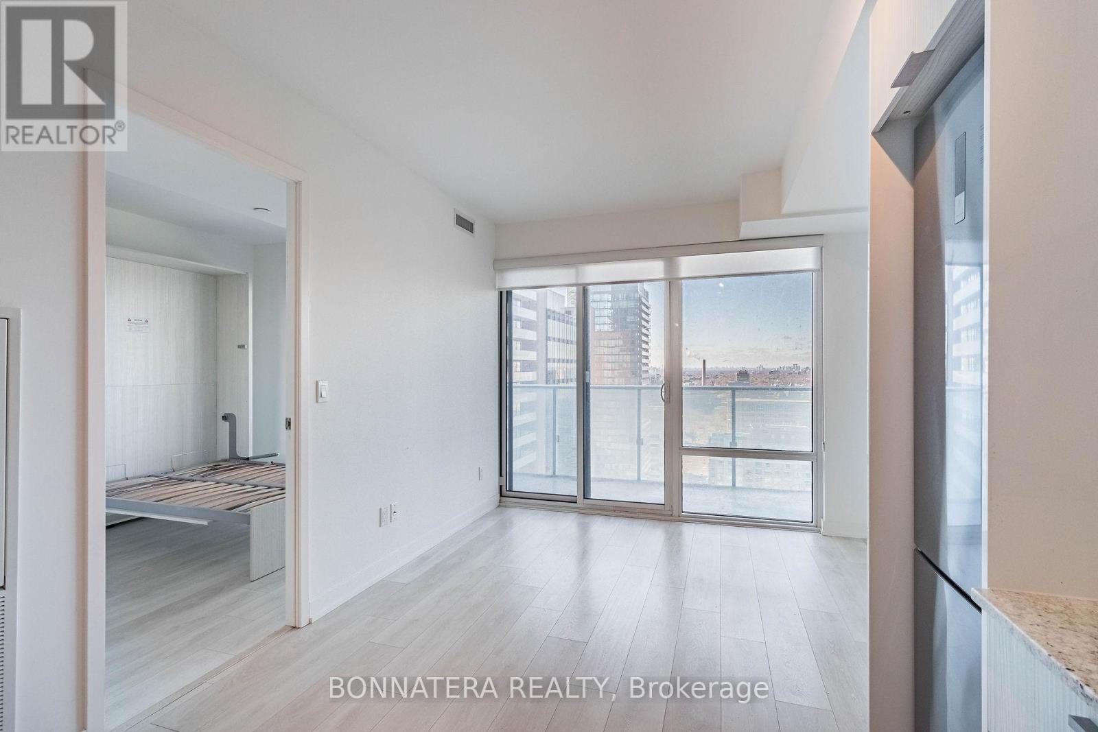 2113 - 501 Yonge Street, Toronto (church-yonge Corridor), Ontario