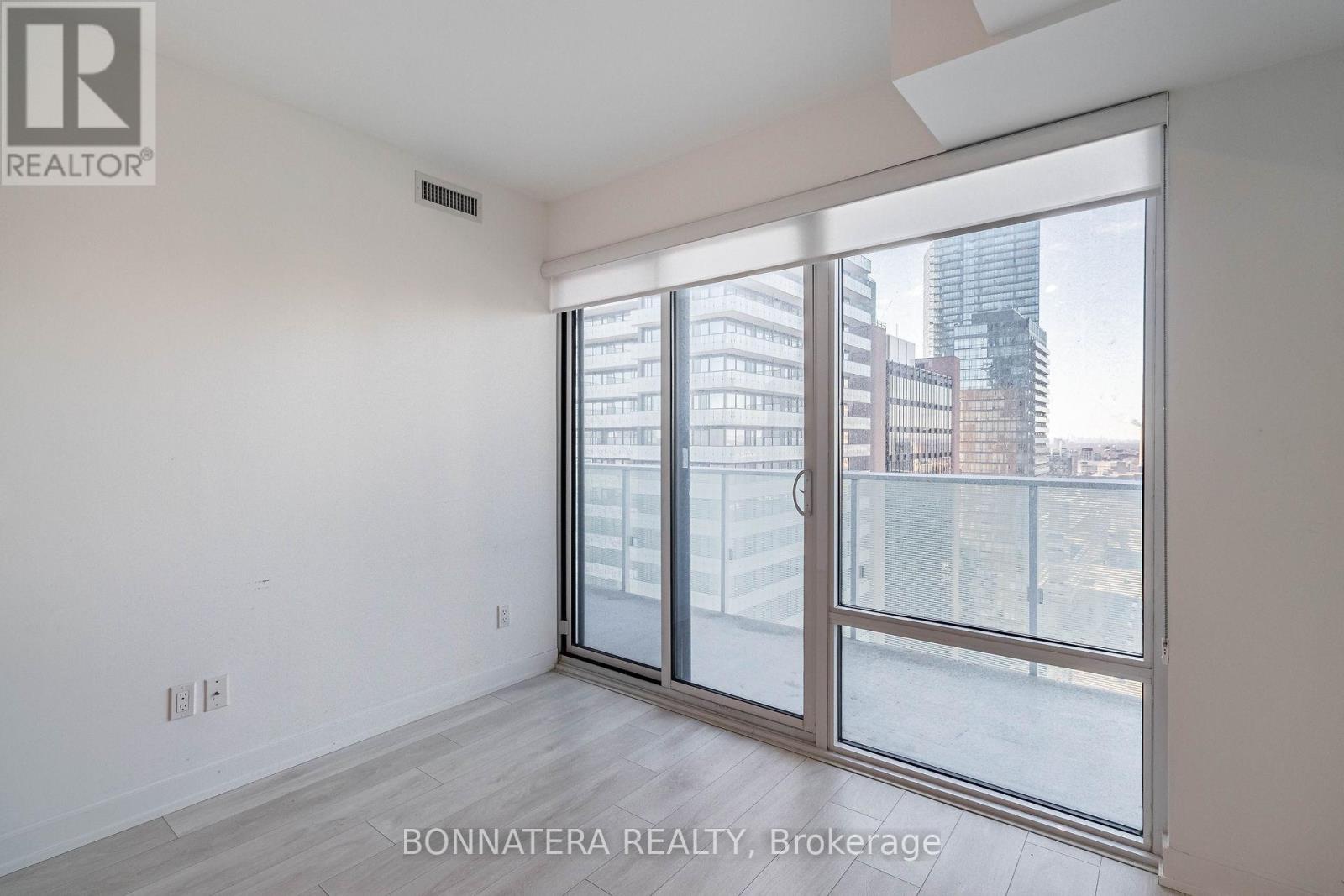 2113 - 501 Yonge Street, Toronto (church-yonge Corridor), Ontario