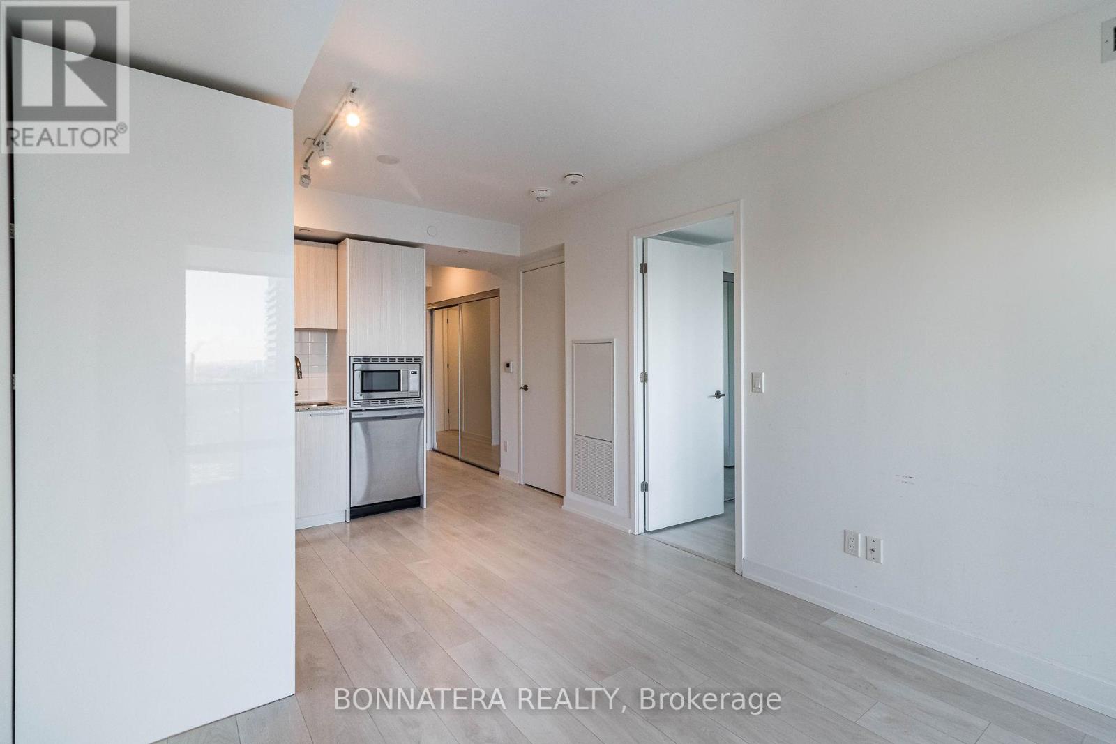 2113 - 501 Yonge Street, Toronto (church-yonge Corridor), Ontario