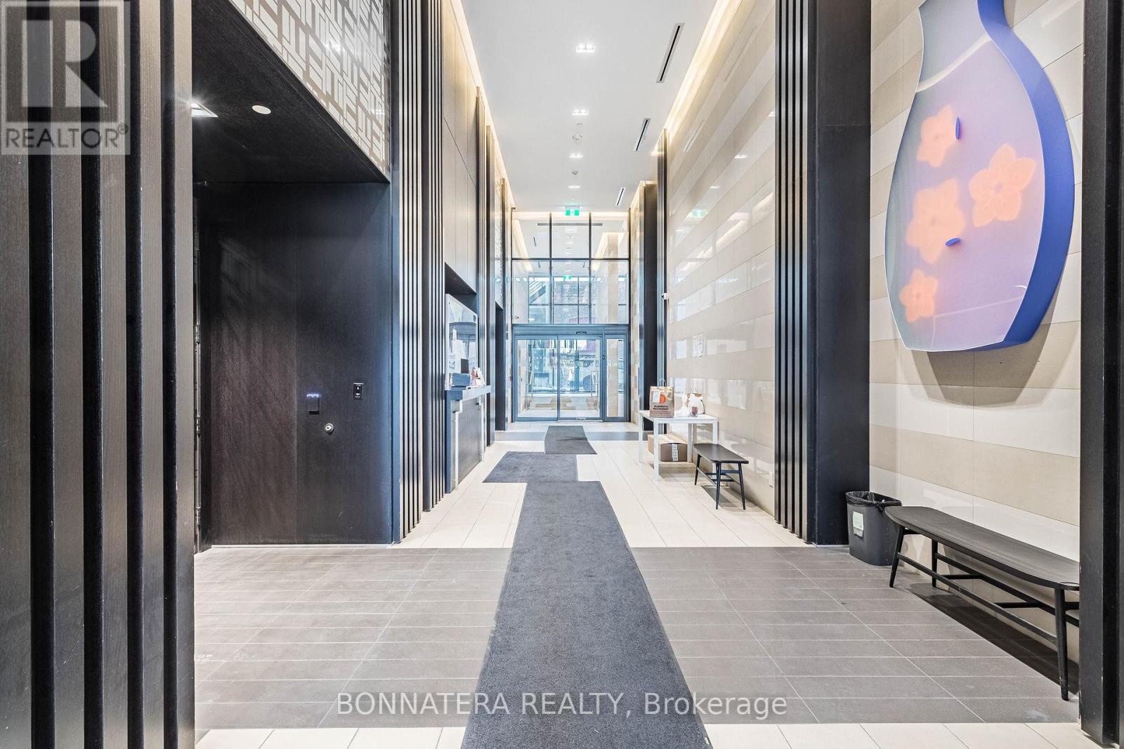 2113 - 501 Yonge Street, Toronto (church-yonge Corridor), Ontario